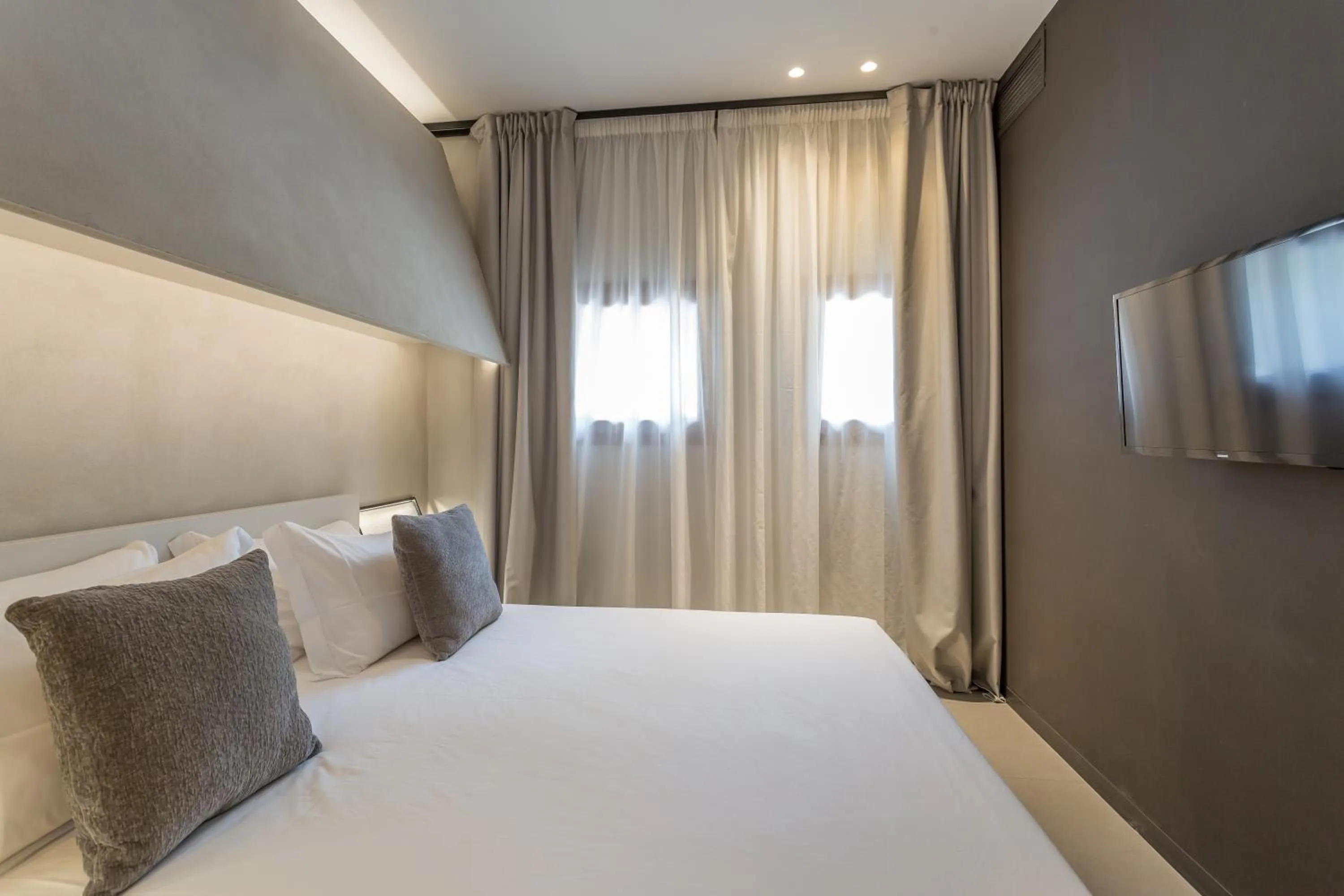 Photo of the whole room, Bed in Fauno Urban Resort