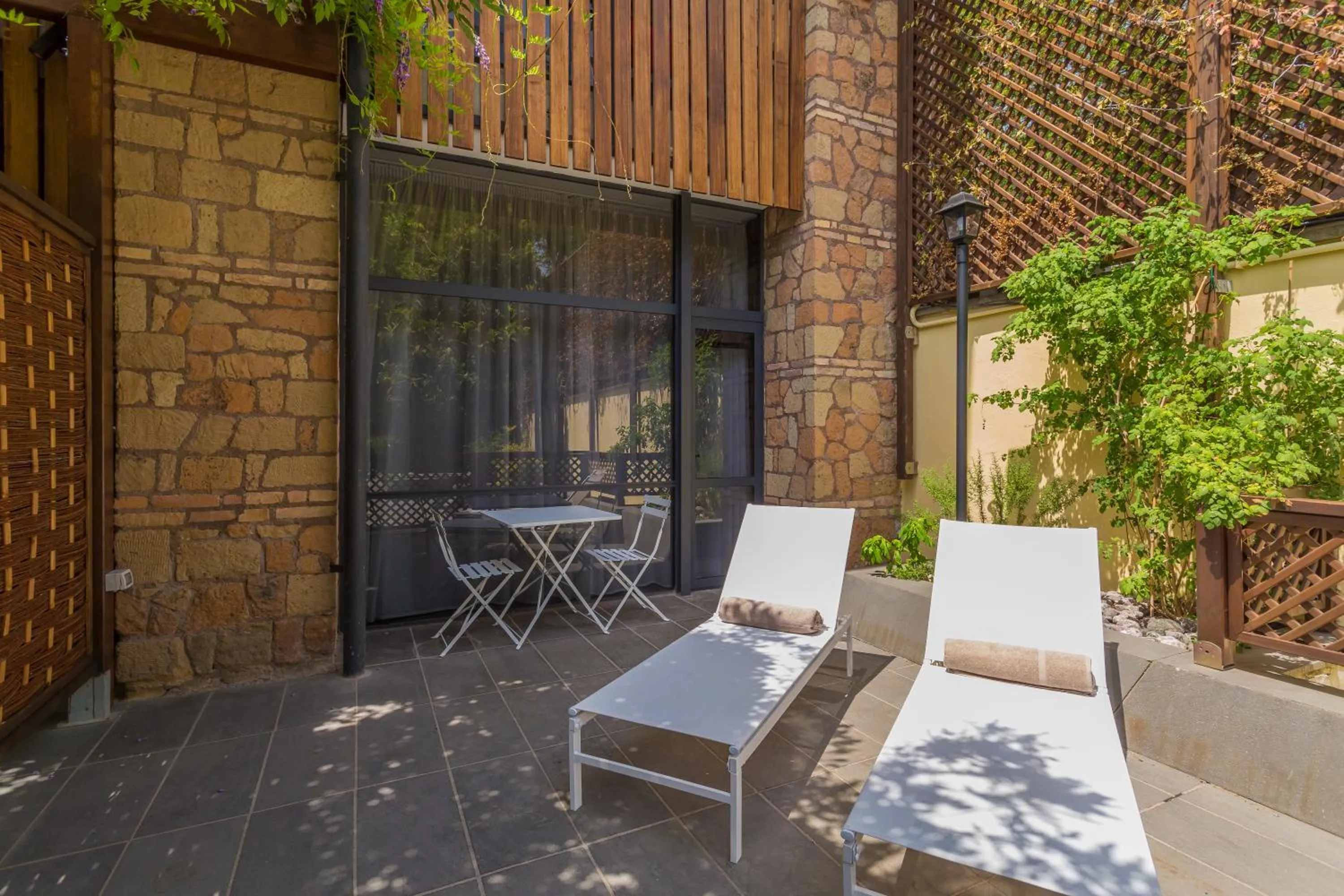 Patio in Fauno Urban Resort