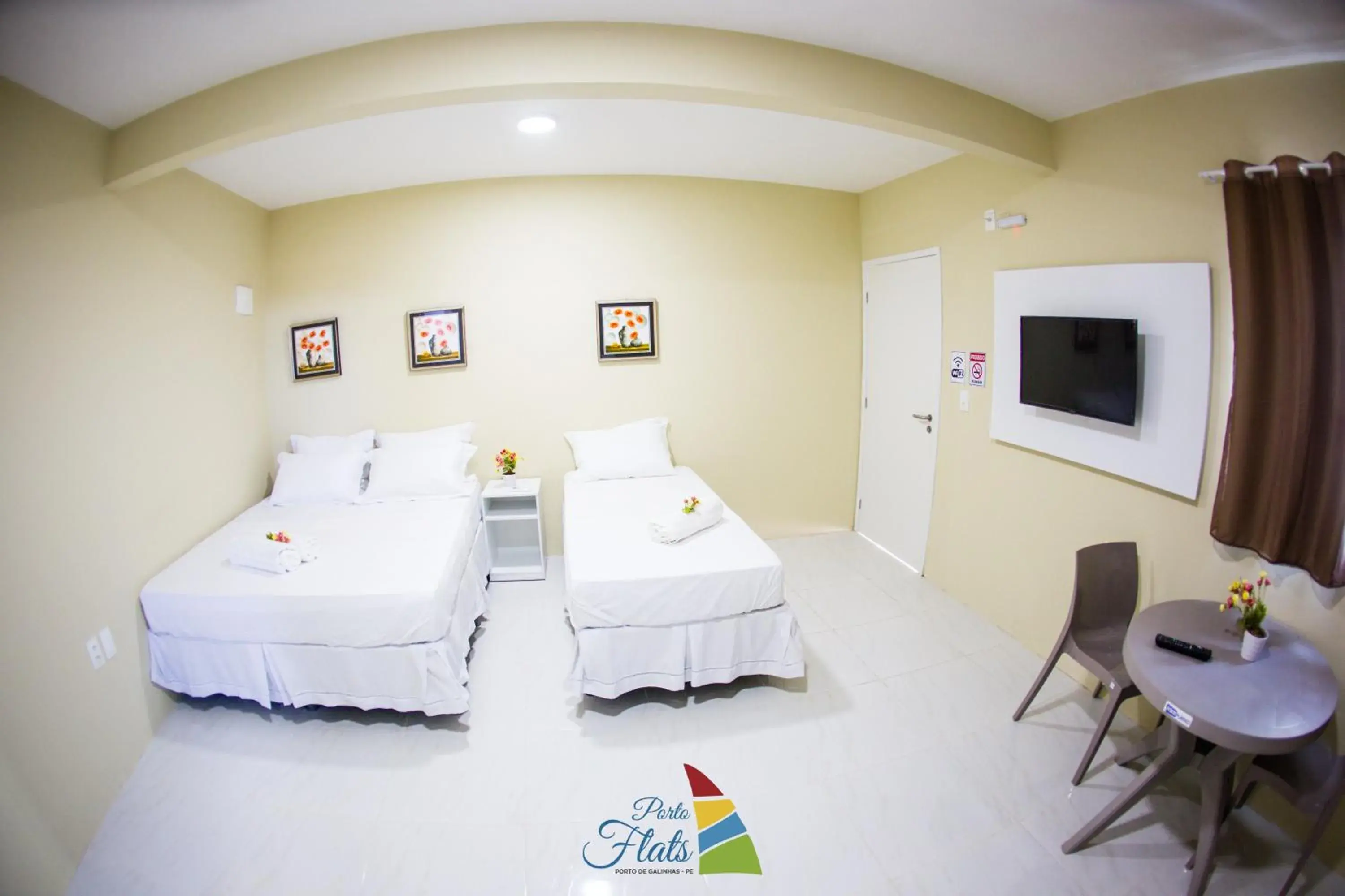 Triple Room in Porto Flats Triple Room in Porto Flats