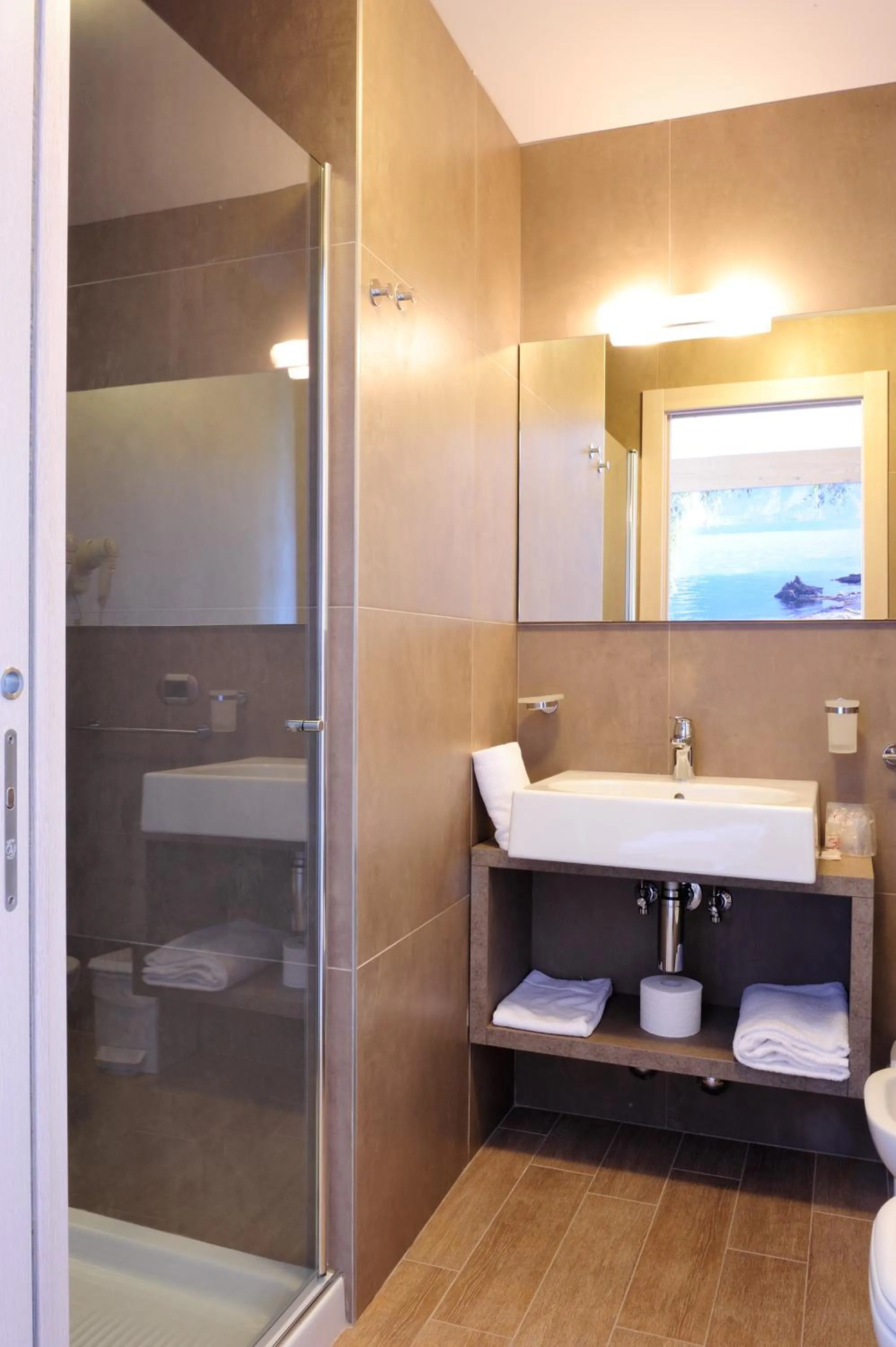 Shower in Eco Hotel Bonapace