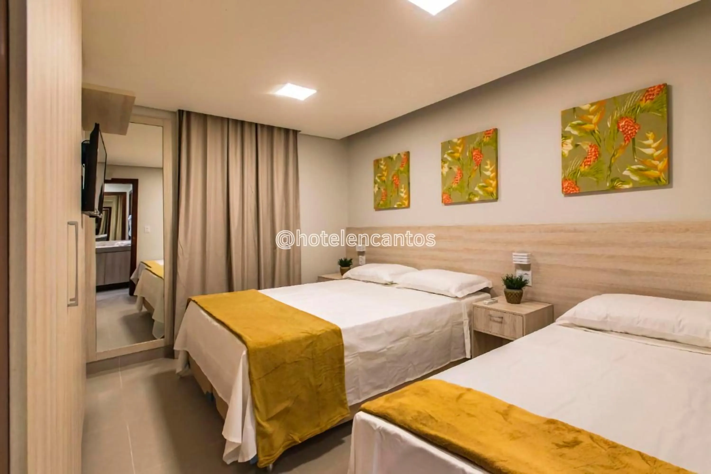 Photo of the whole room, Bed in Hotel Encantos de Itaperapuã