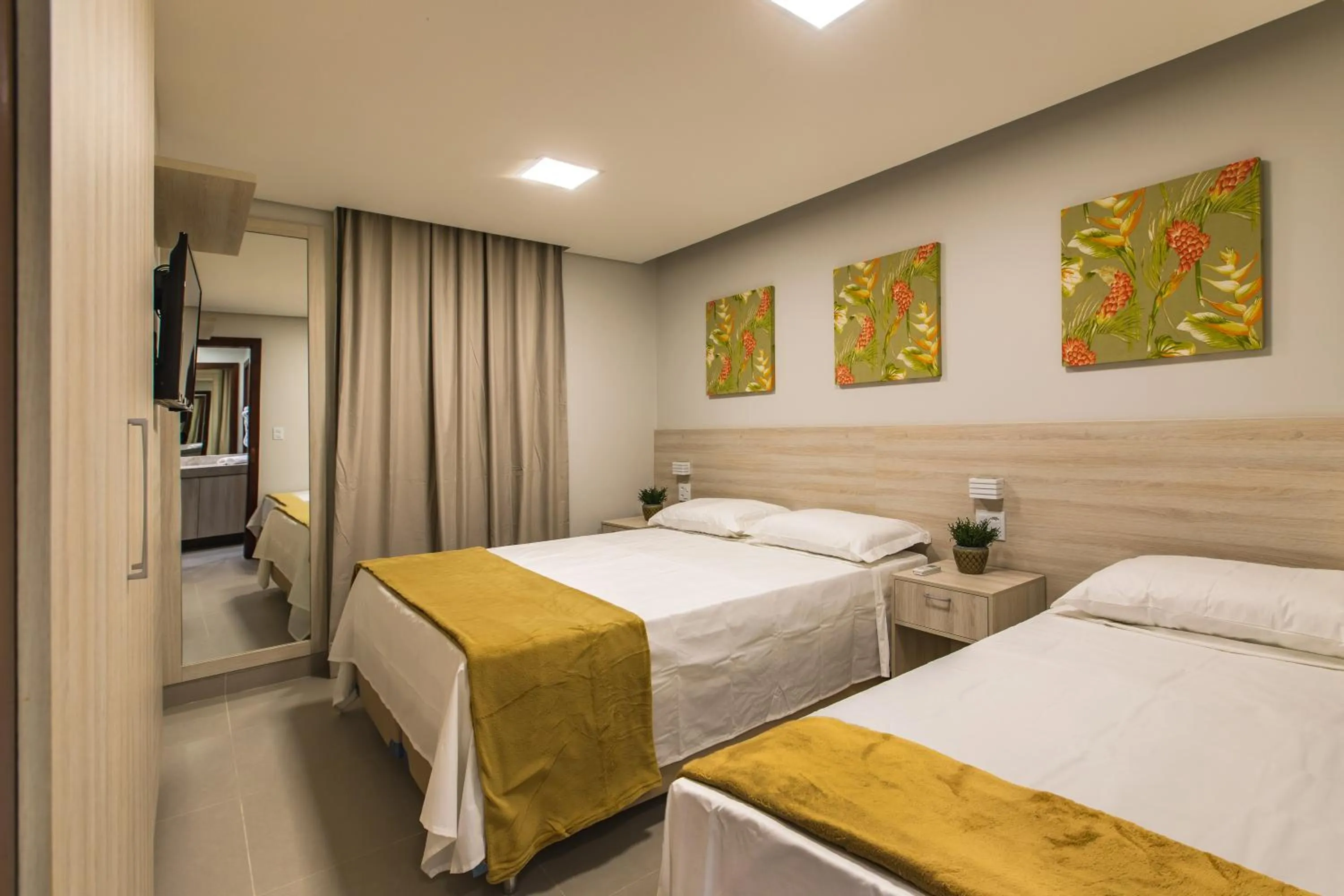 Photo of the whole room, Bed in Hotel Encantos de Itaperapuã