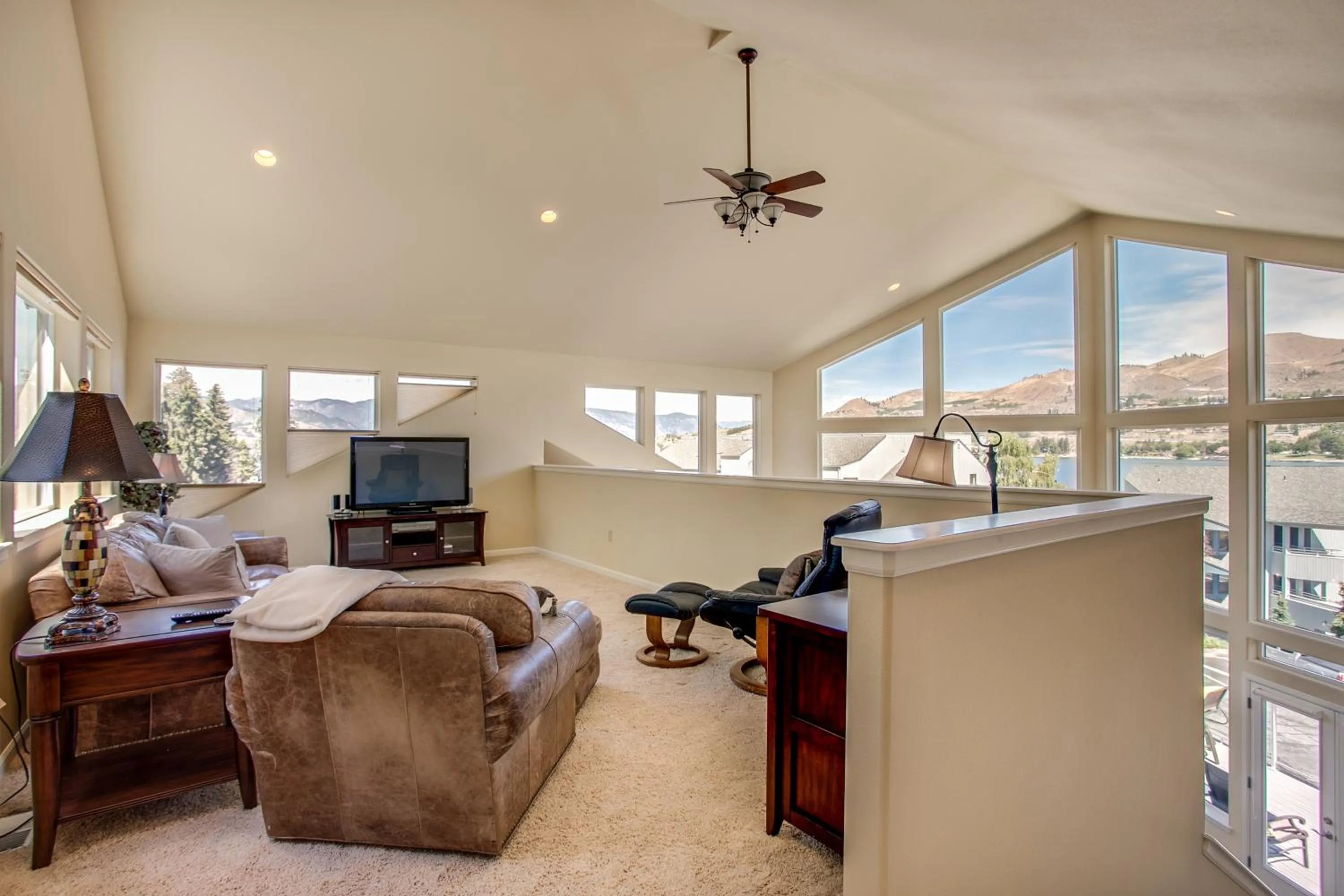 Chelan Resort Waterfront Townhouse