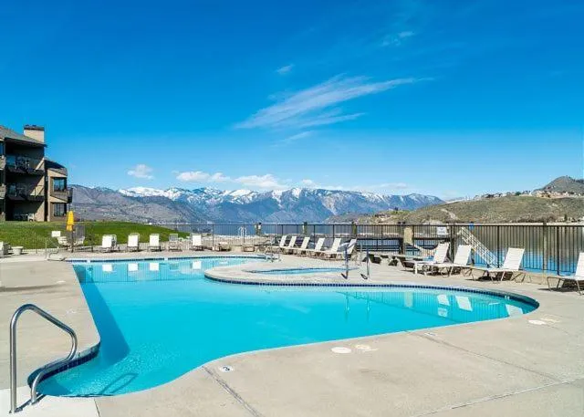 Swimming pool in Chelan Resort Waterfront Townhouse