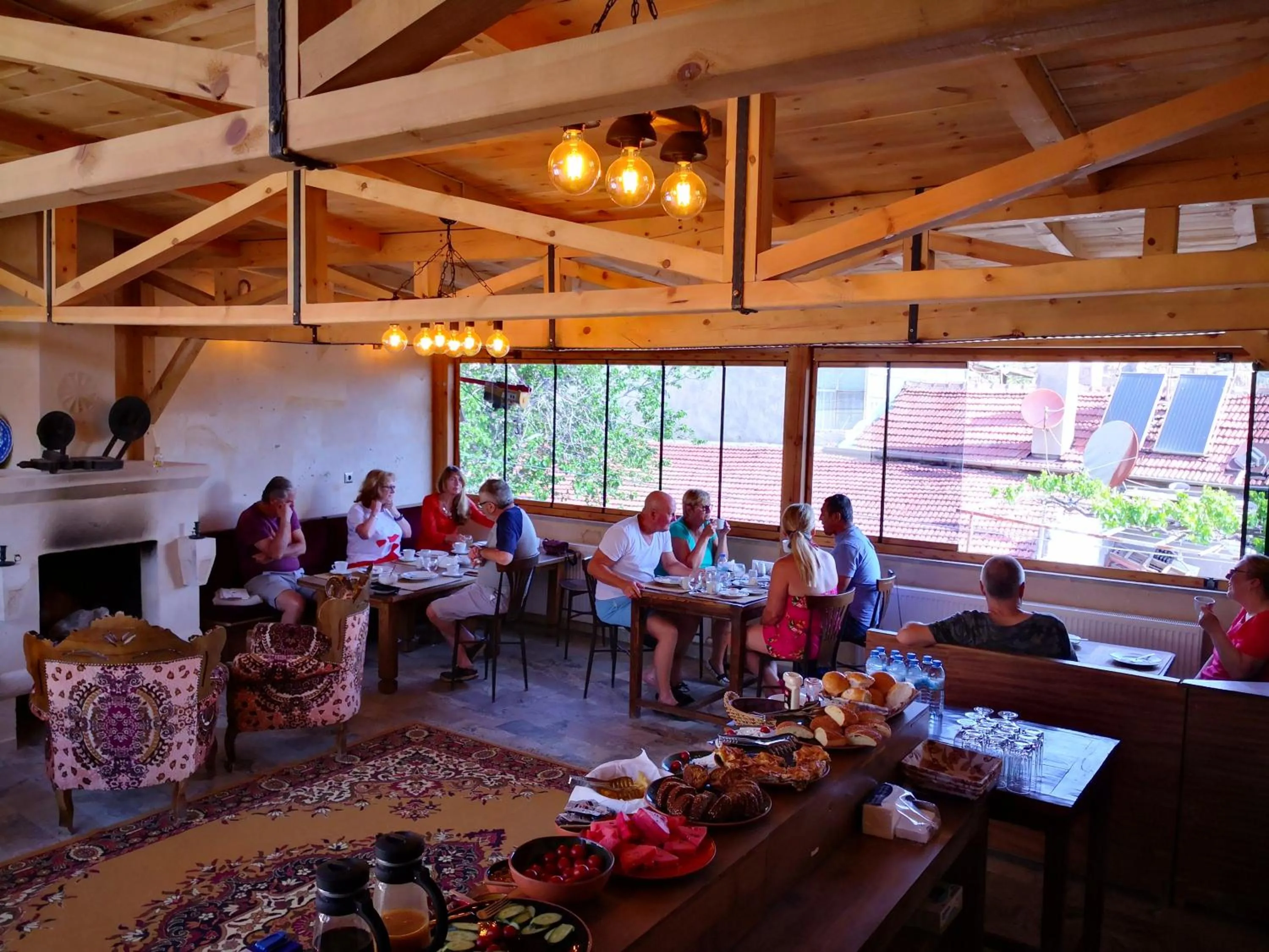 Restaurant/places to eat in Larissa Cave Hotel