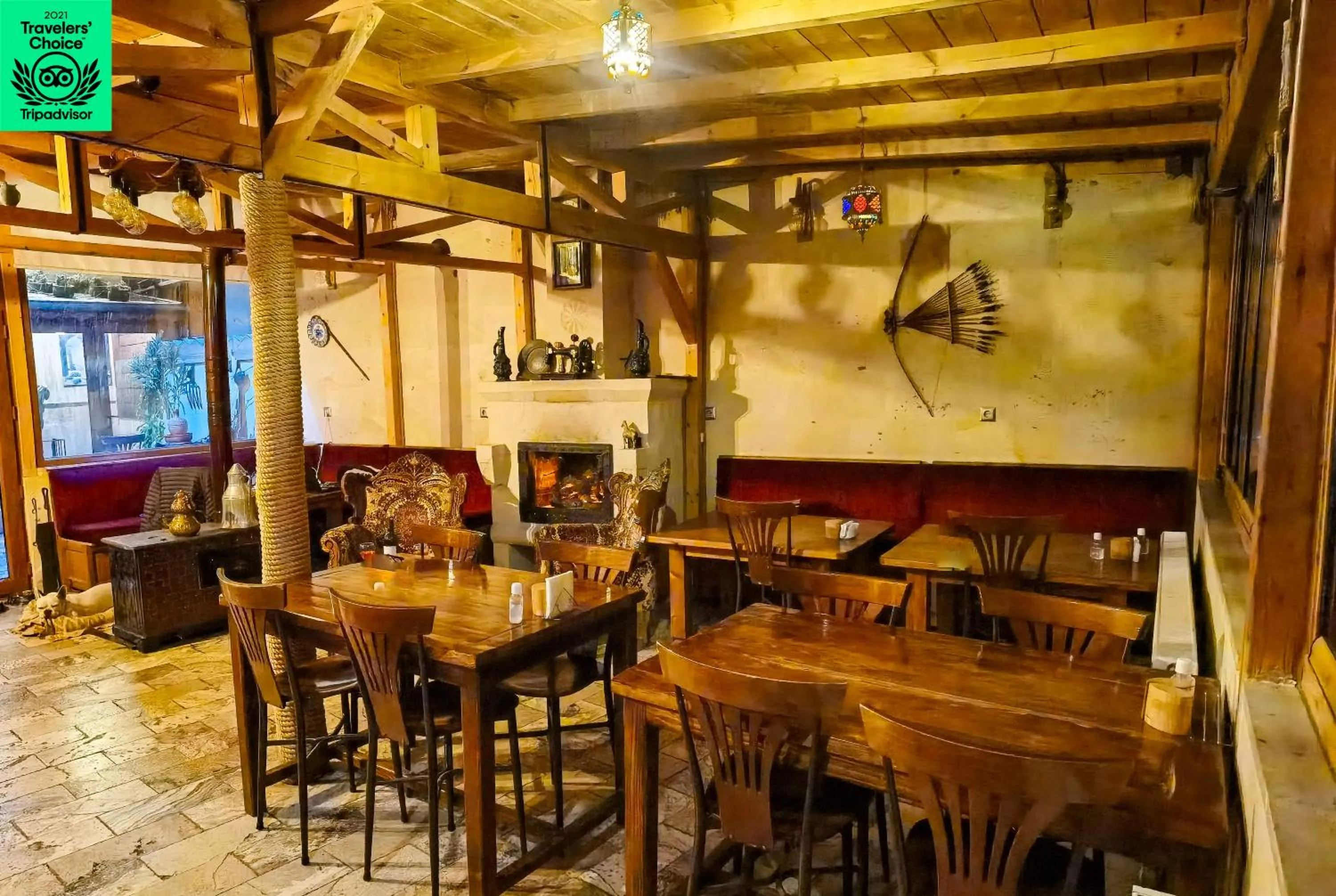 Restaurant/places to eat in Larissa Cave Hotel