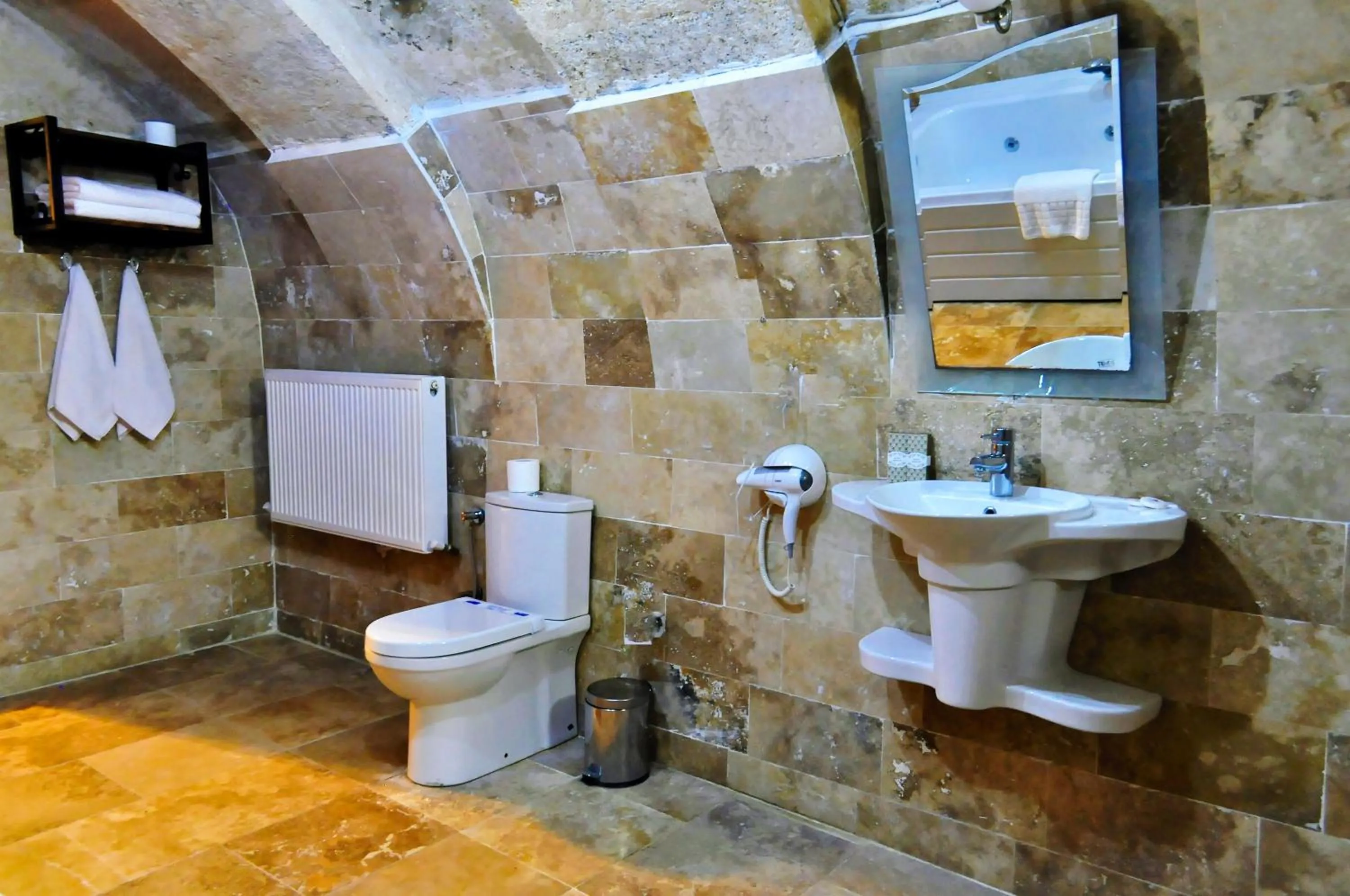 Bathroom in Larissa Cave Hotel