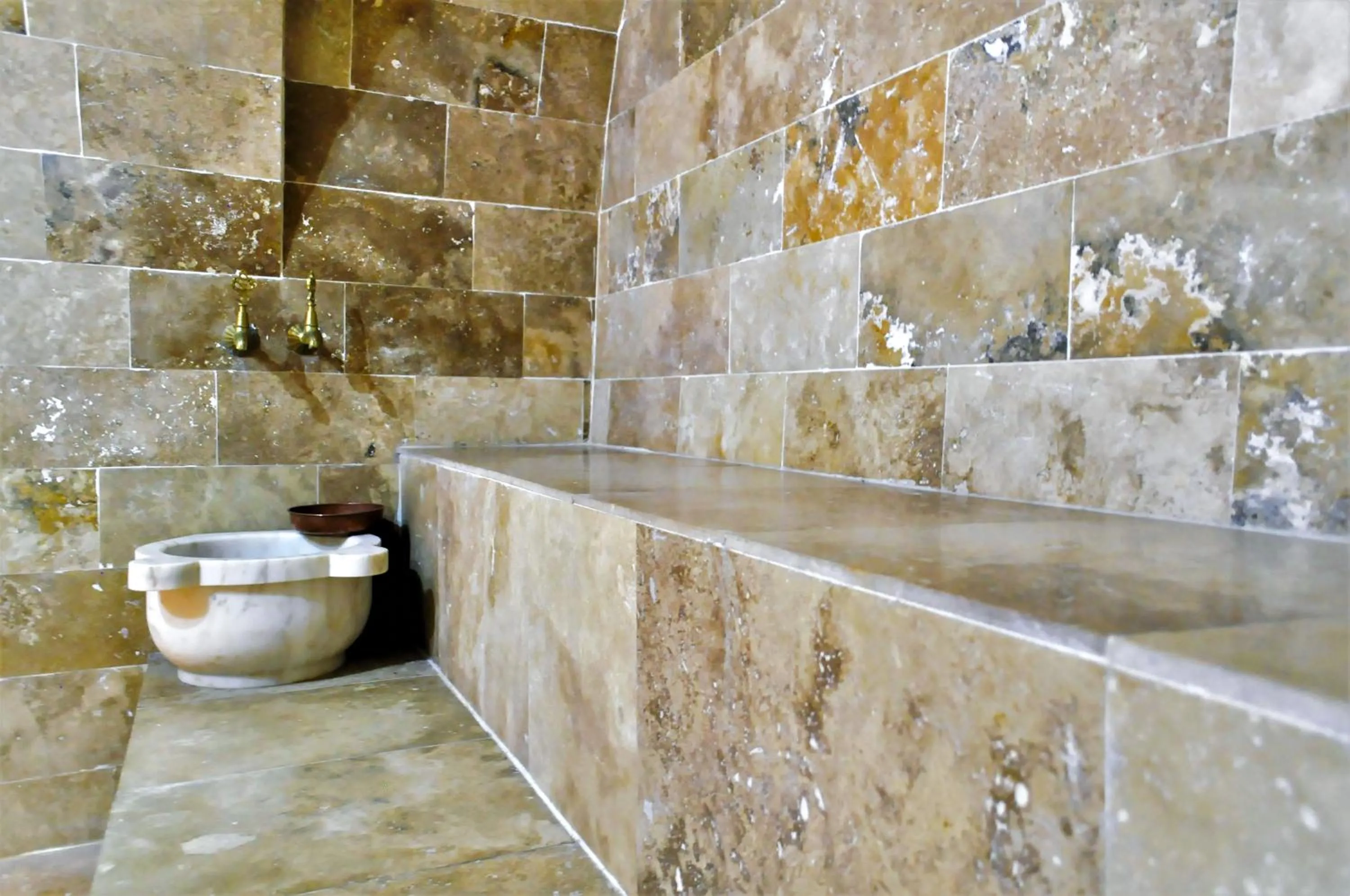 Bathroom in Larissa Cave Hotel