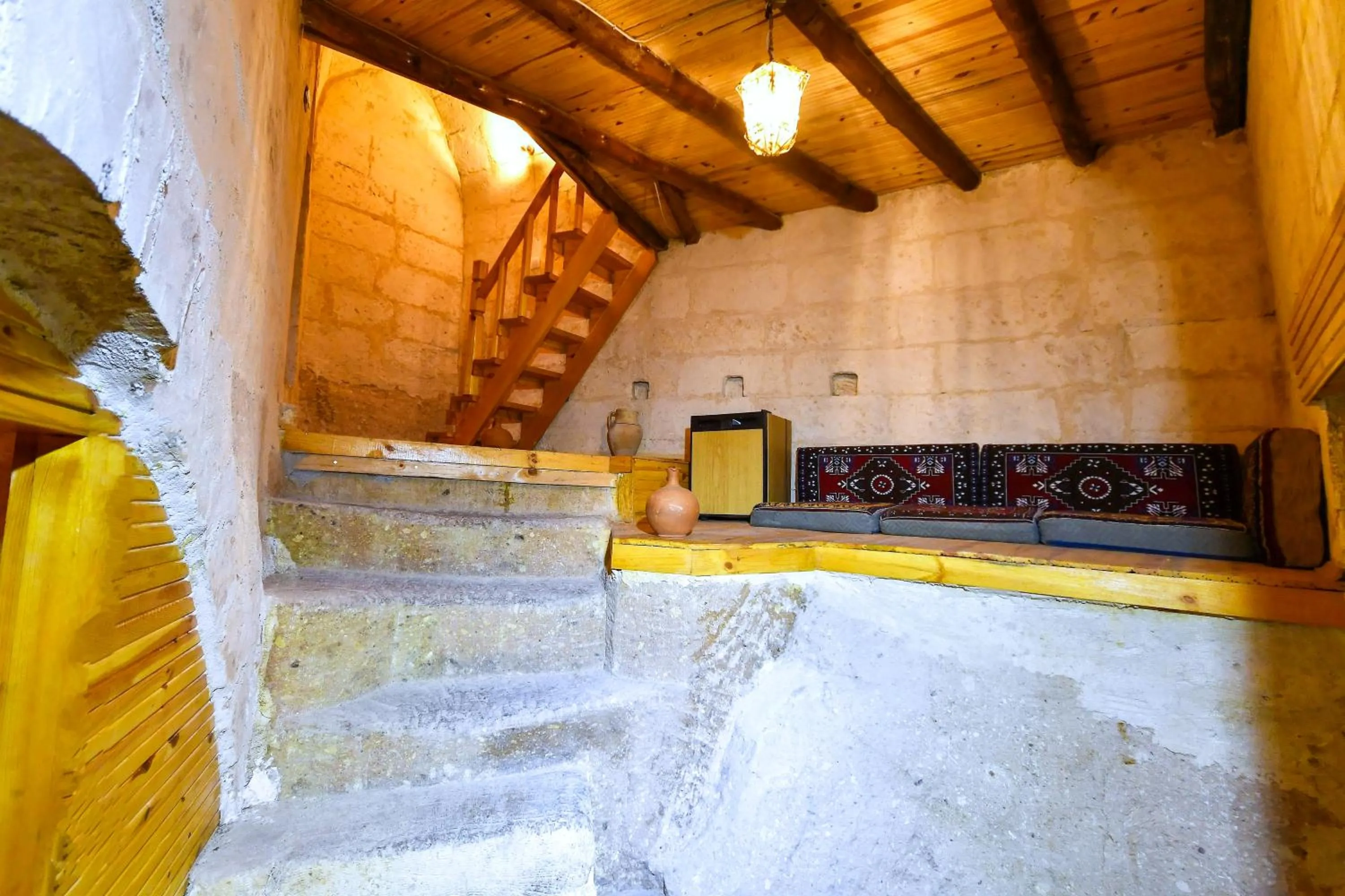 Living room in Larissa Cave Hotel