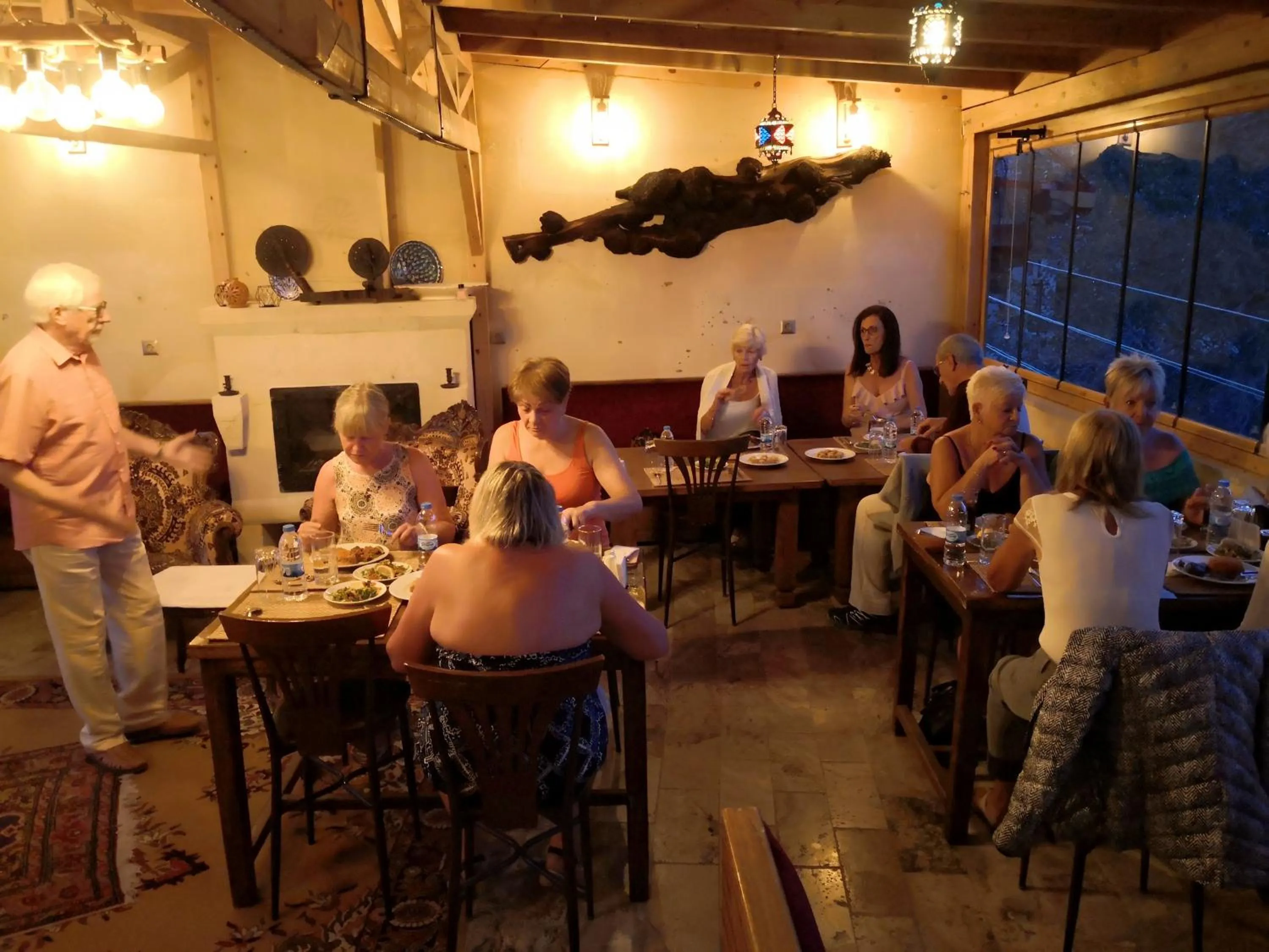 Restaurant/places to eat in Larissa Cave Hotel