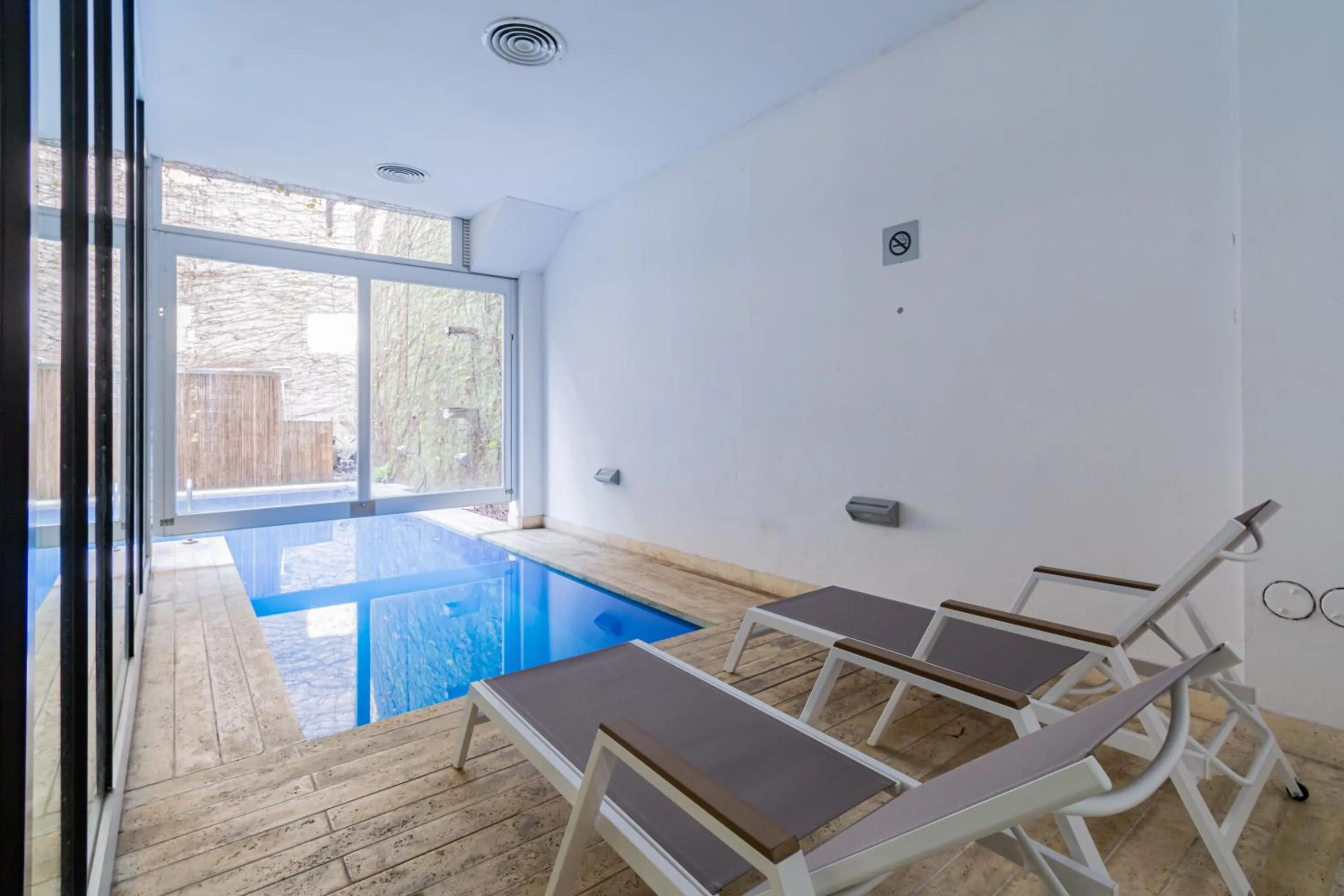 Swimming pool in Hotel BA Jardines Palermo