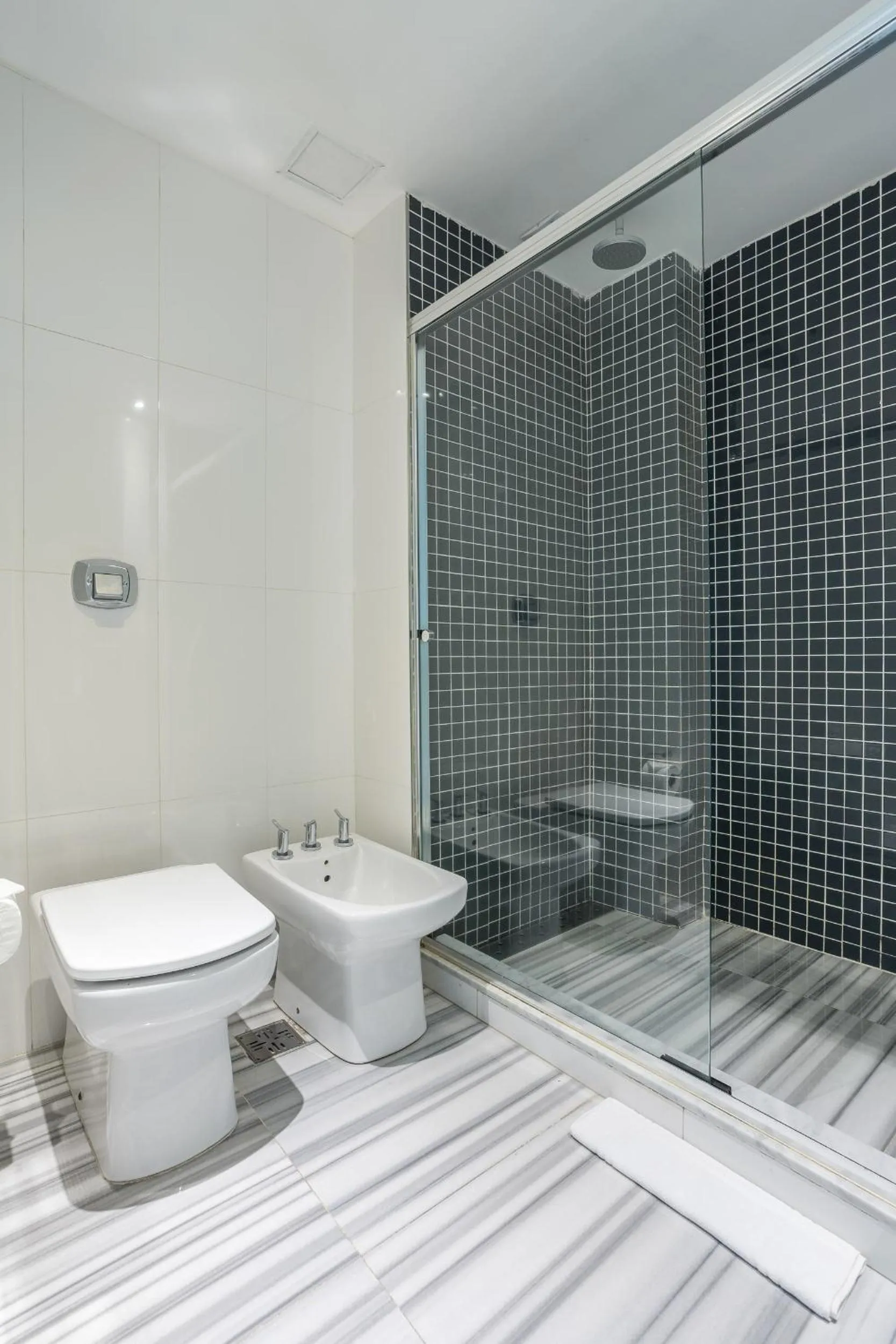 Bathroom in Hotel BA Jardines Palermo