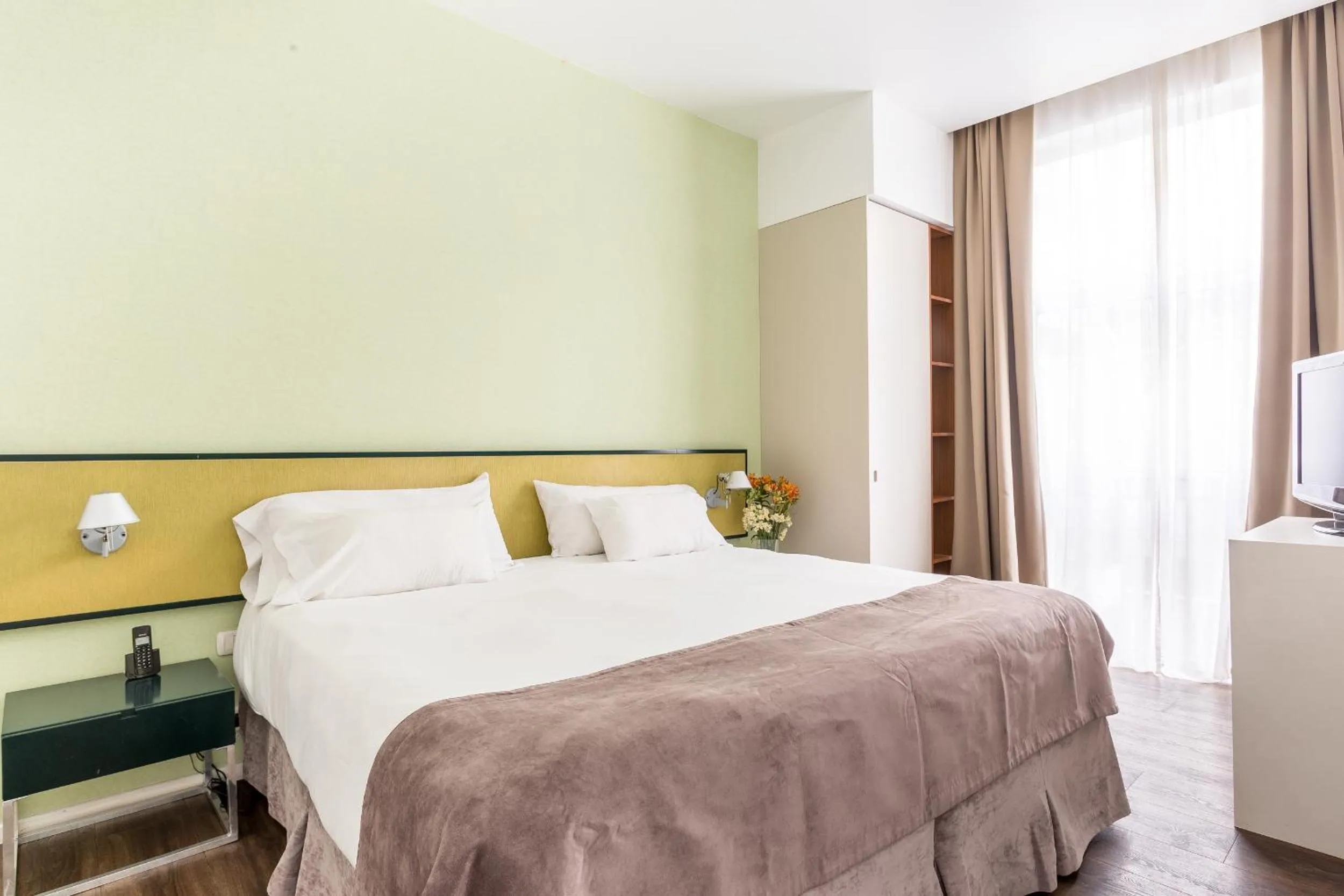 Bedroom, Bed in Hotel BA Jardines Palermo