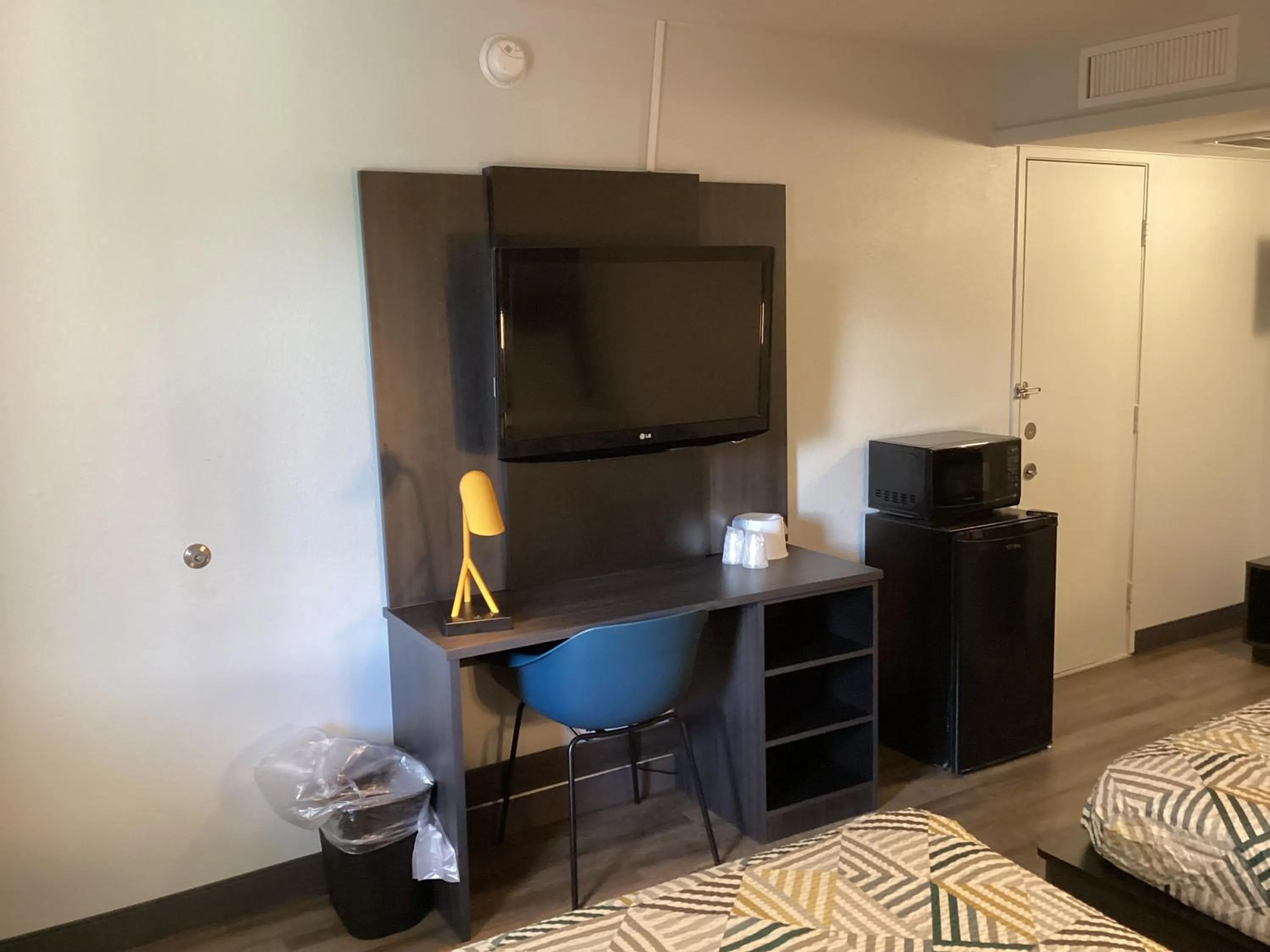 Bed in Motel 6-Reno, NV - Livestock Events Center