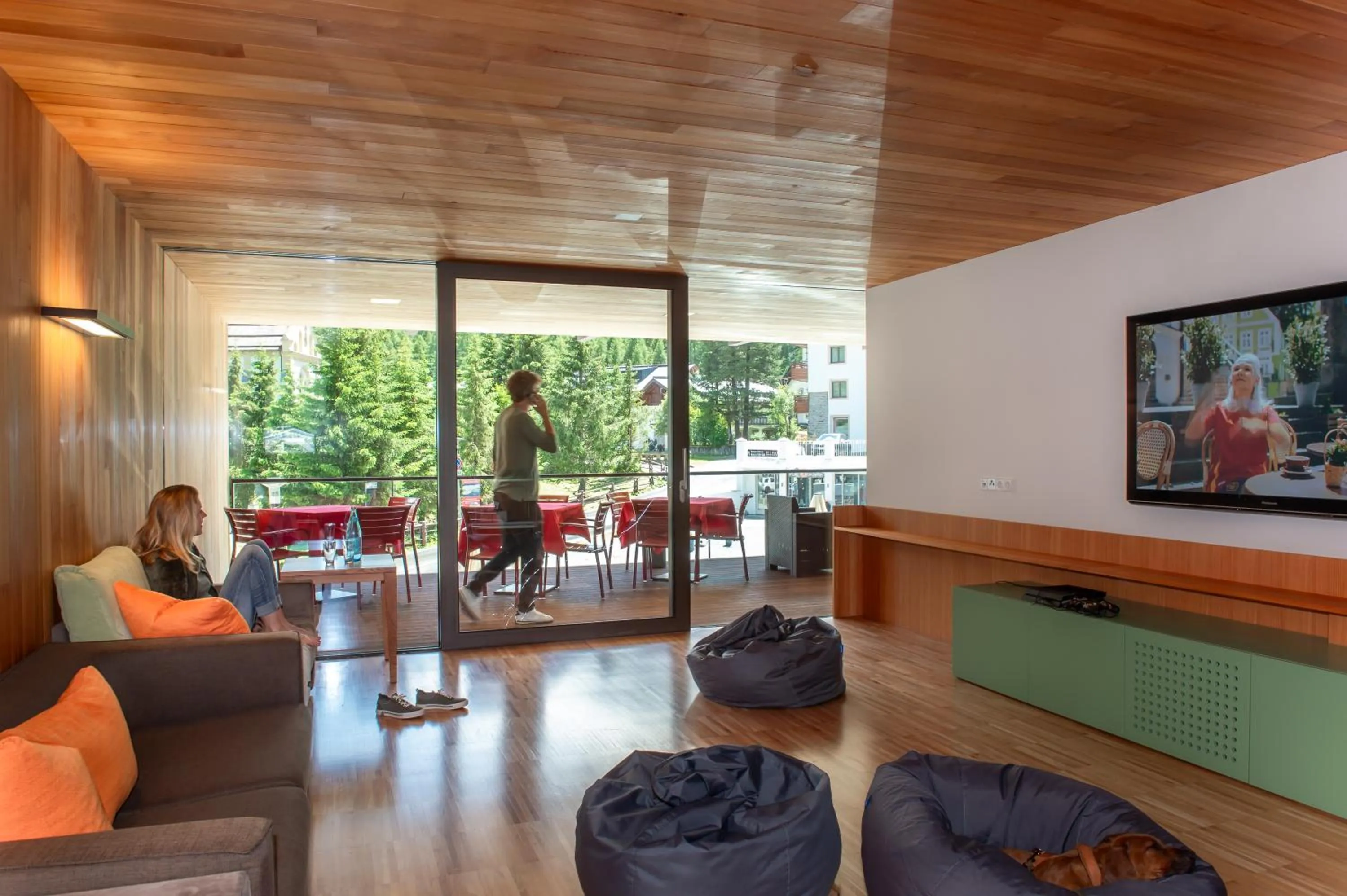 Communal lounge/ TV room in Bed & Breakfast Hotel Nives