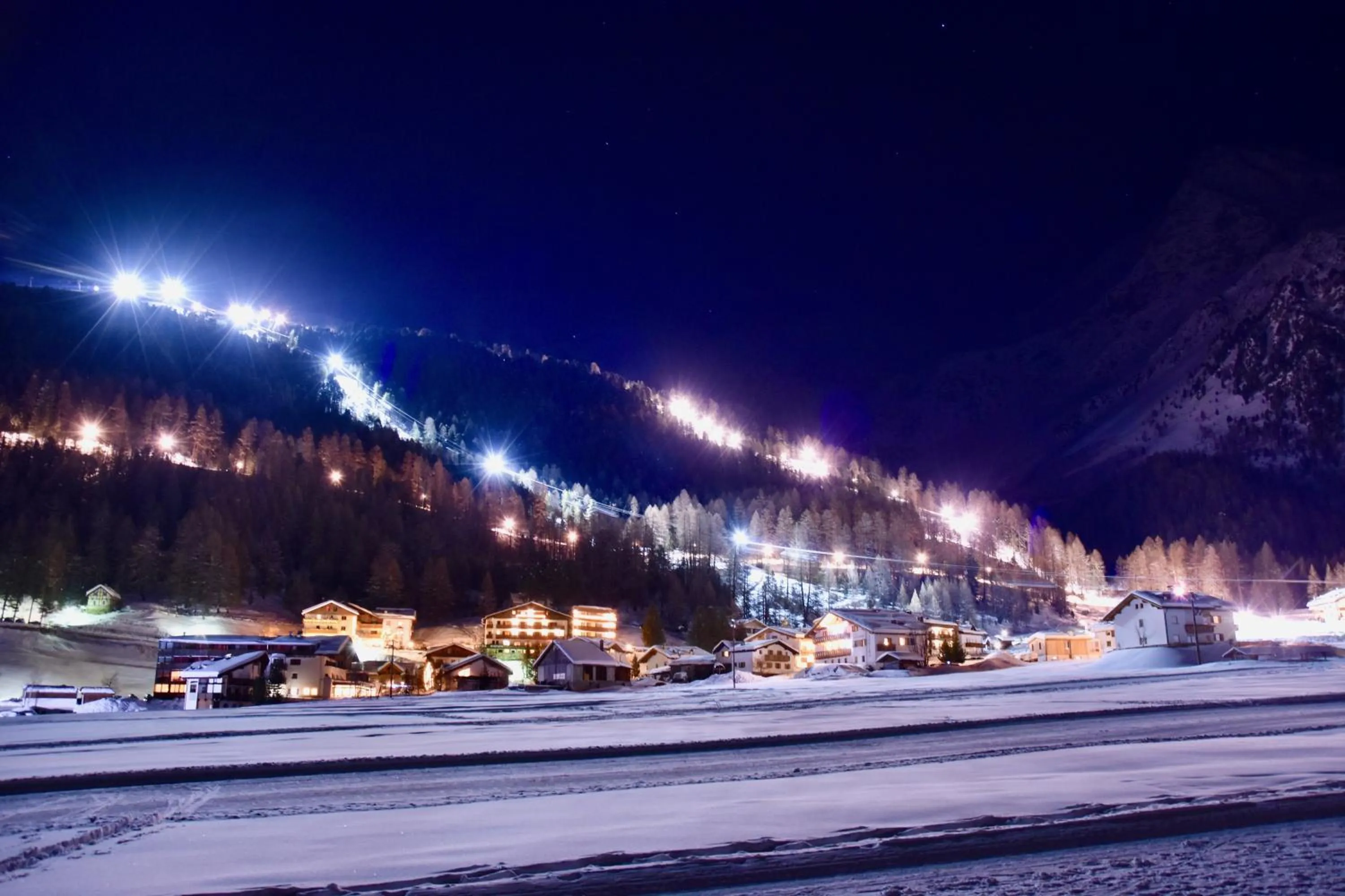 Ski School in Bed & Breakfast Hotel Nives