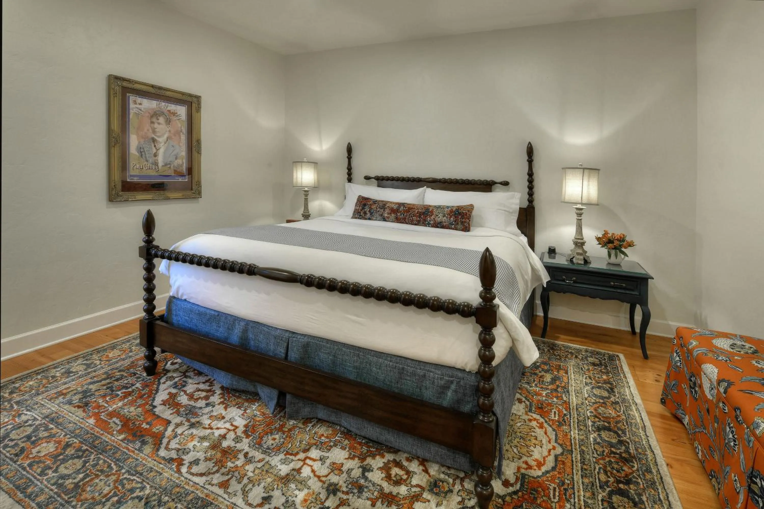 Photo of the whole room, Bed in Armory Park Inn