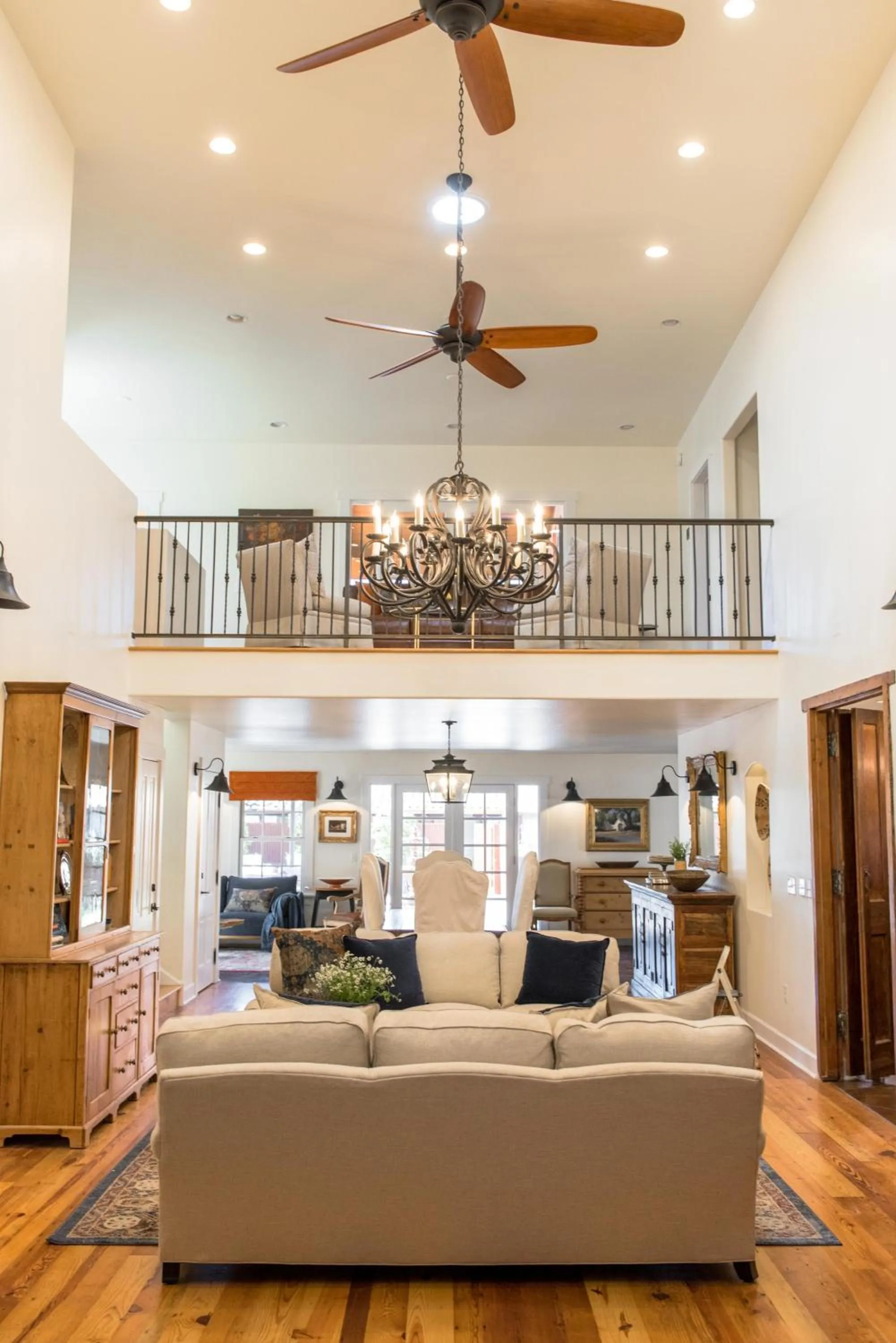 Living room in Armory Park Inn