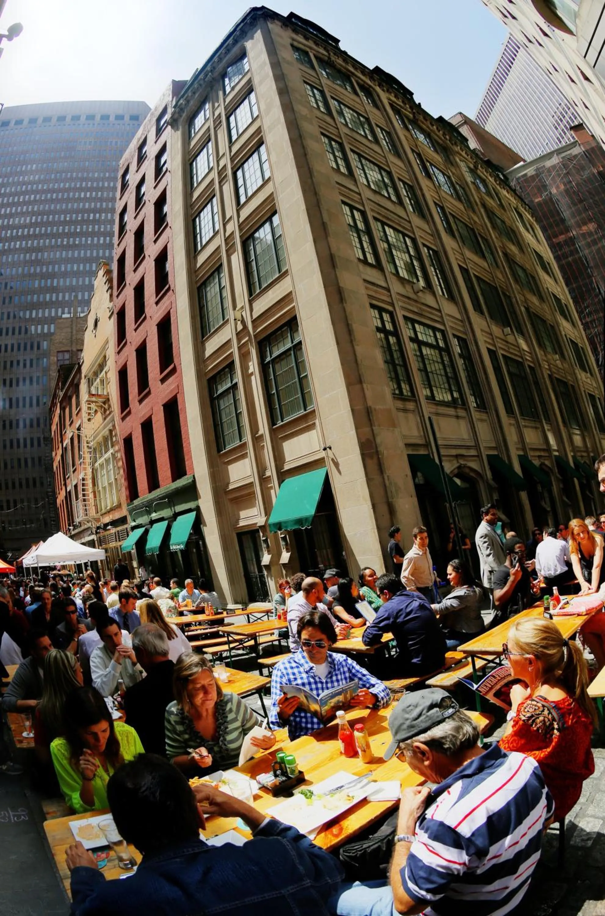 Restaurant/places to eat in The Wall Street Inn