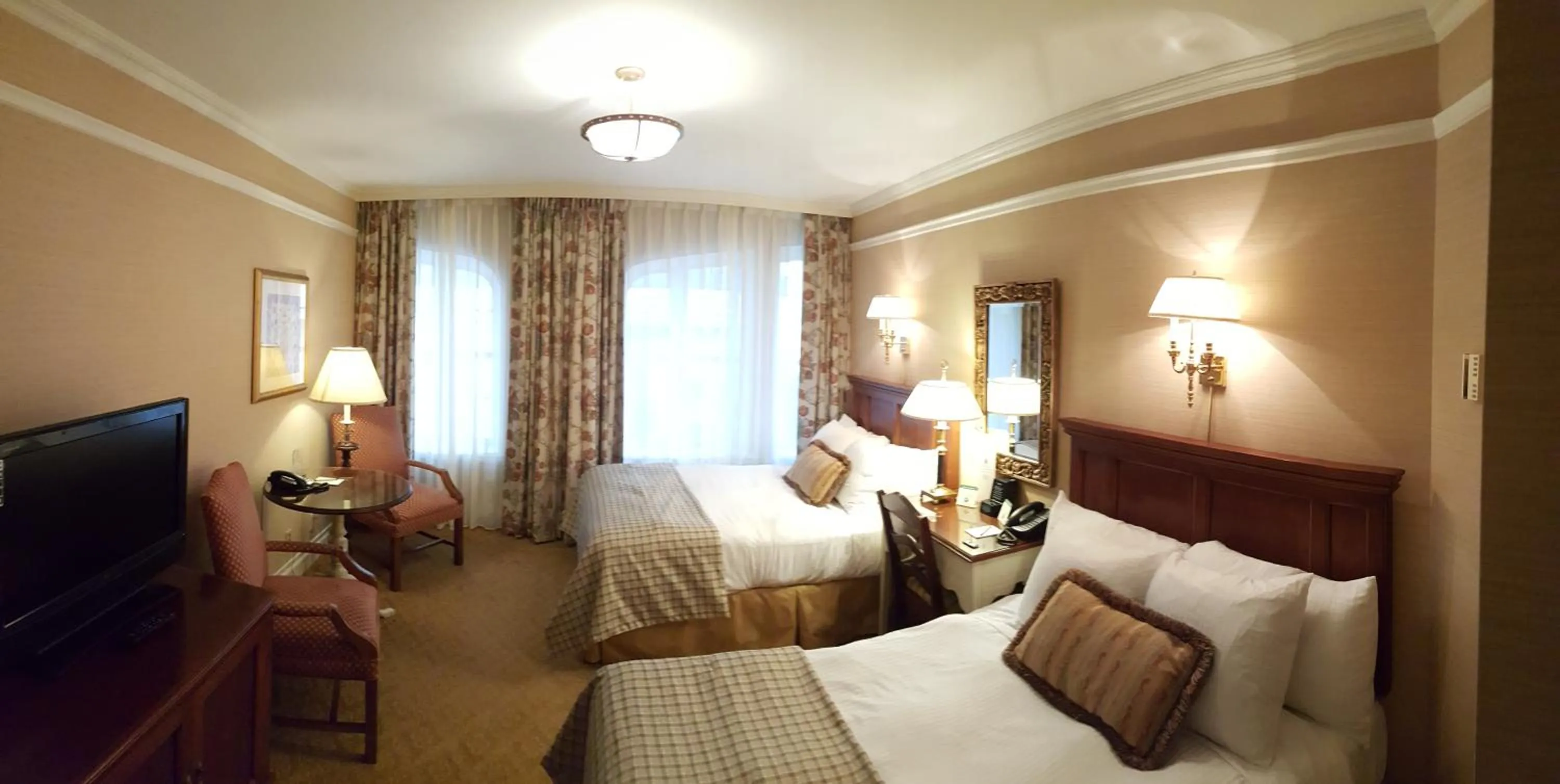 Photo of the whole room, Bed in The Wall Street Inn