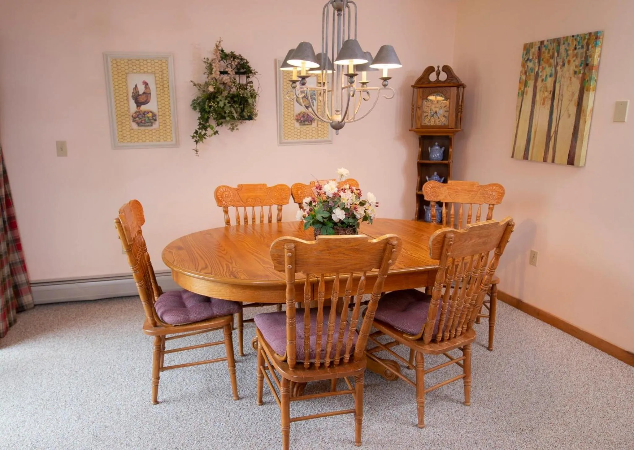 Dining area in Okemo Mountain Lodging by Vail Resorts