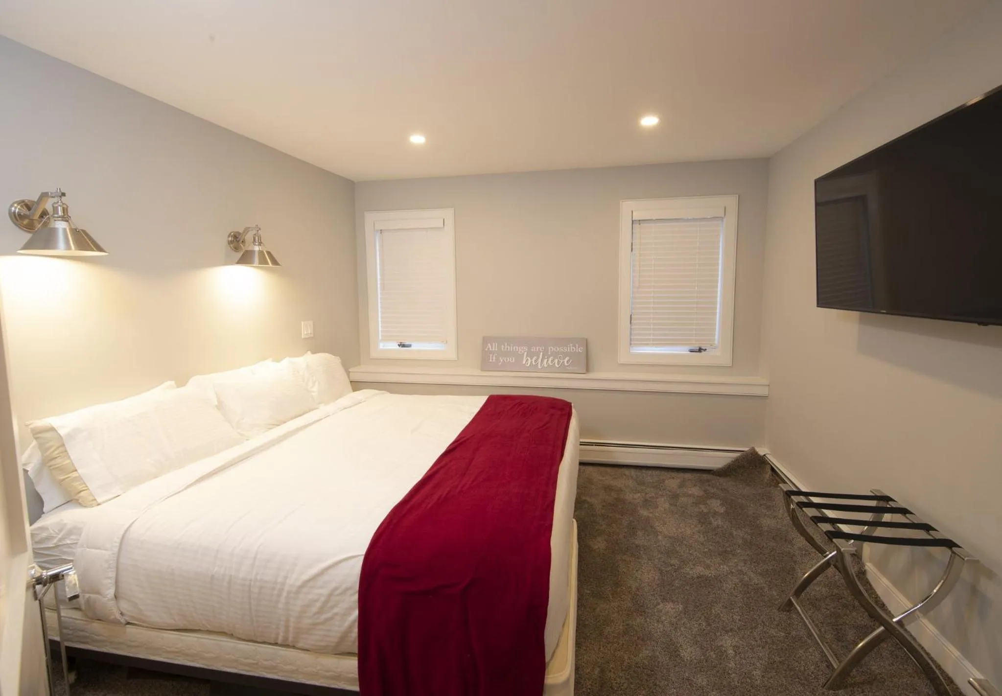 Photo of the whole room, Bed in Okemo Mountain Lodging by Vail Resorts