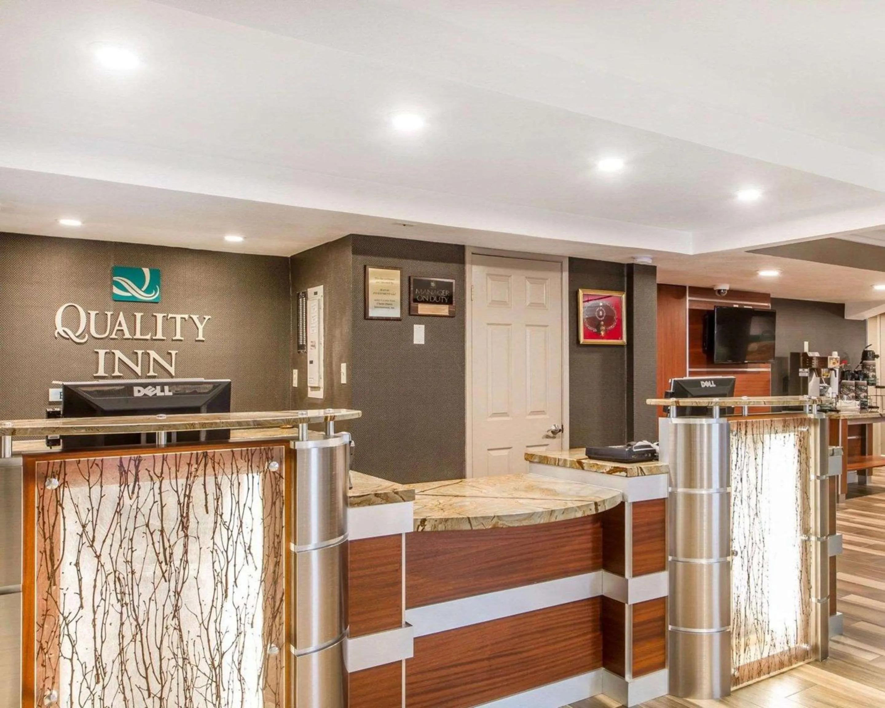 Lobby or reception in Quality Inn Sacramento Convention Center