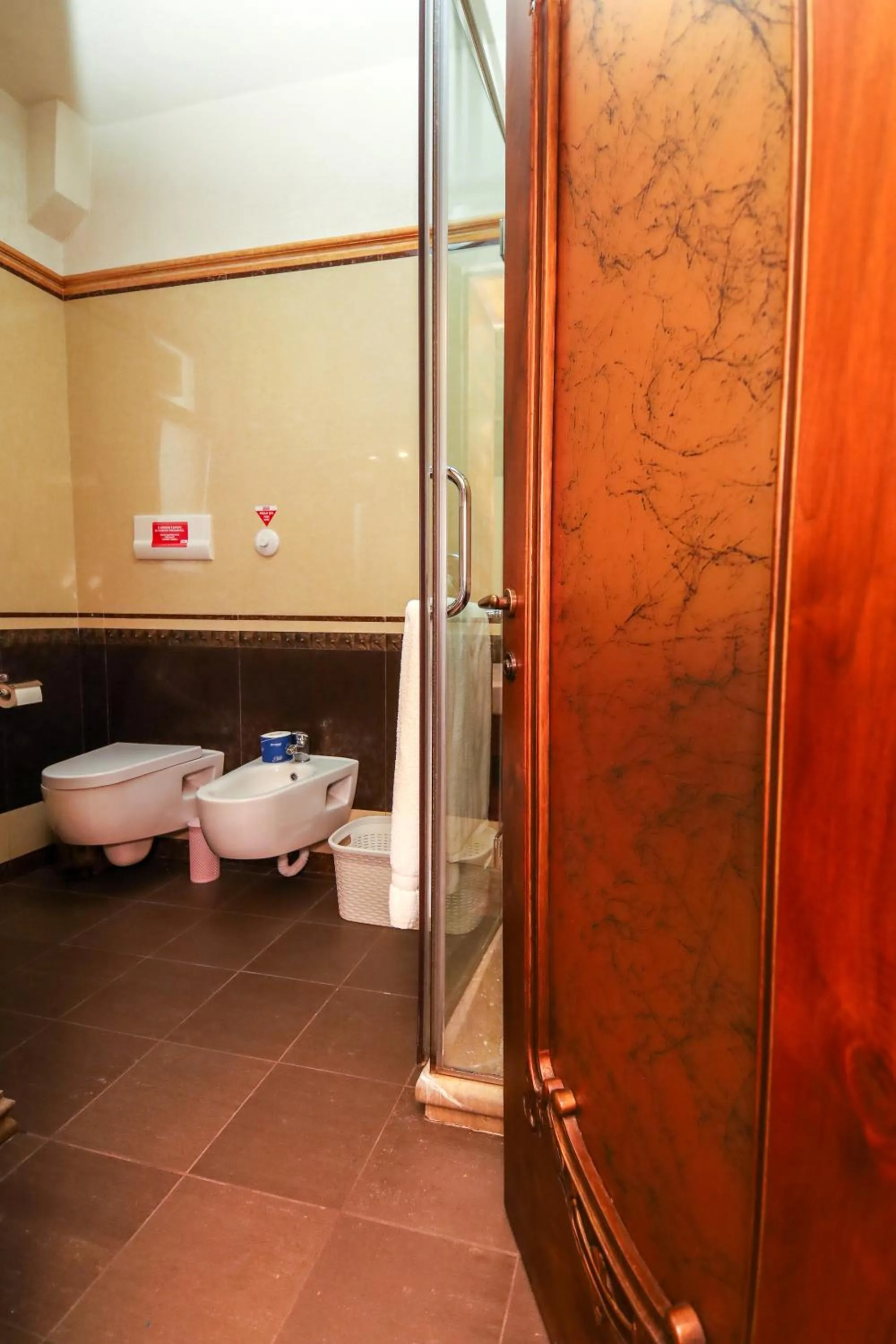 Shower in Brilant Antik Hotel