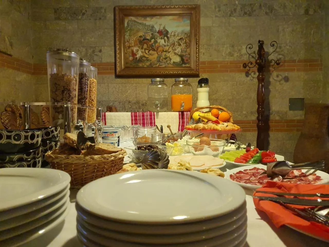 Food and drinks in Brilant Antik Hotel