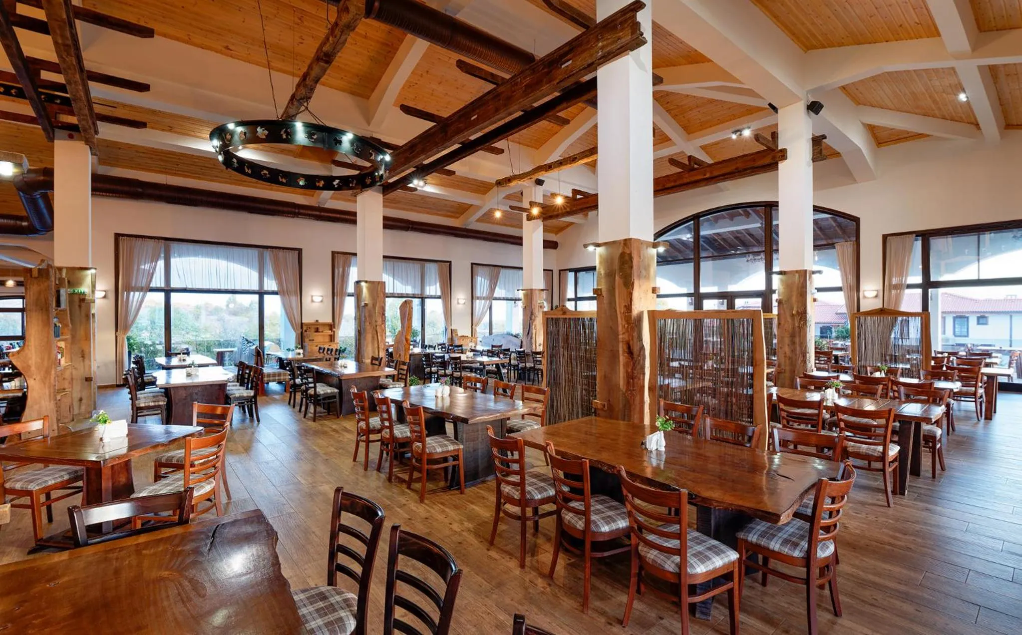 Restaurant/places to eat in Wine & Spa Complex Starosel