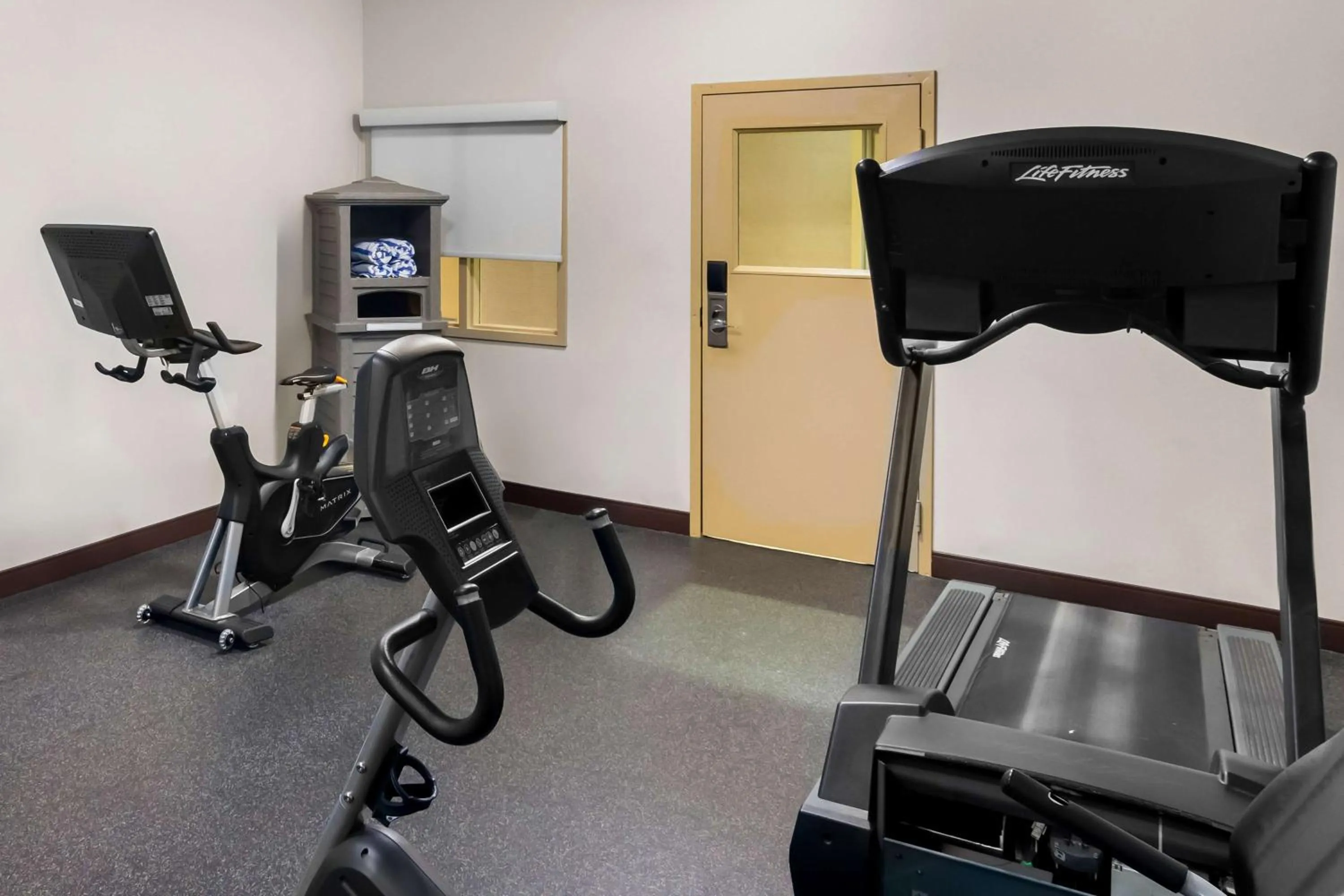 Fitness centre/facilities in Best Western Plus Osoyoos Hotel & Suites