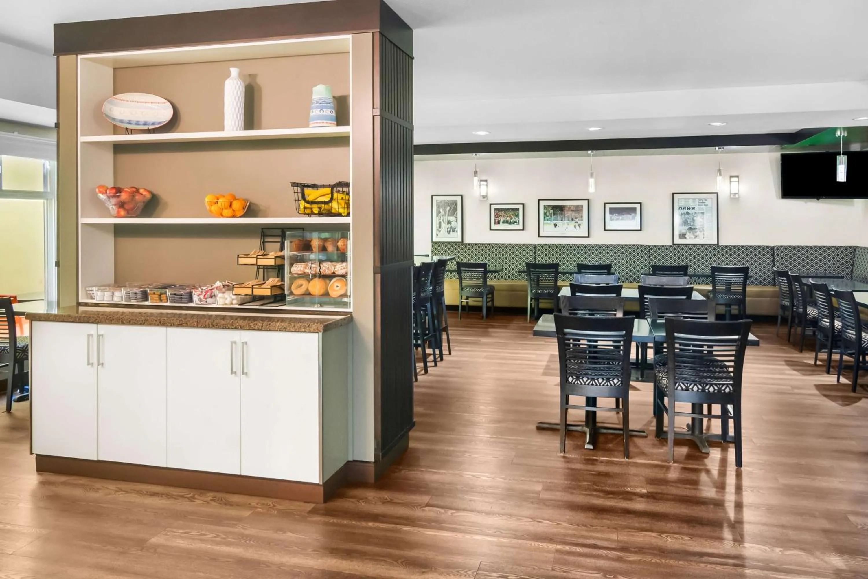 Restaurant/places to eat in Best Western Plus Osoyoos Hotel & Suites