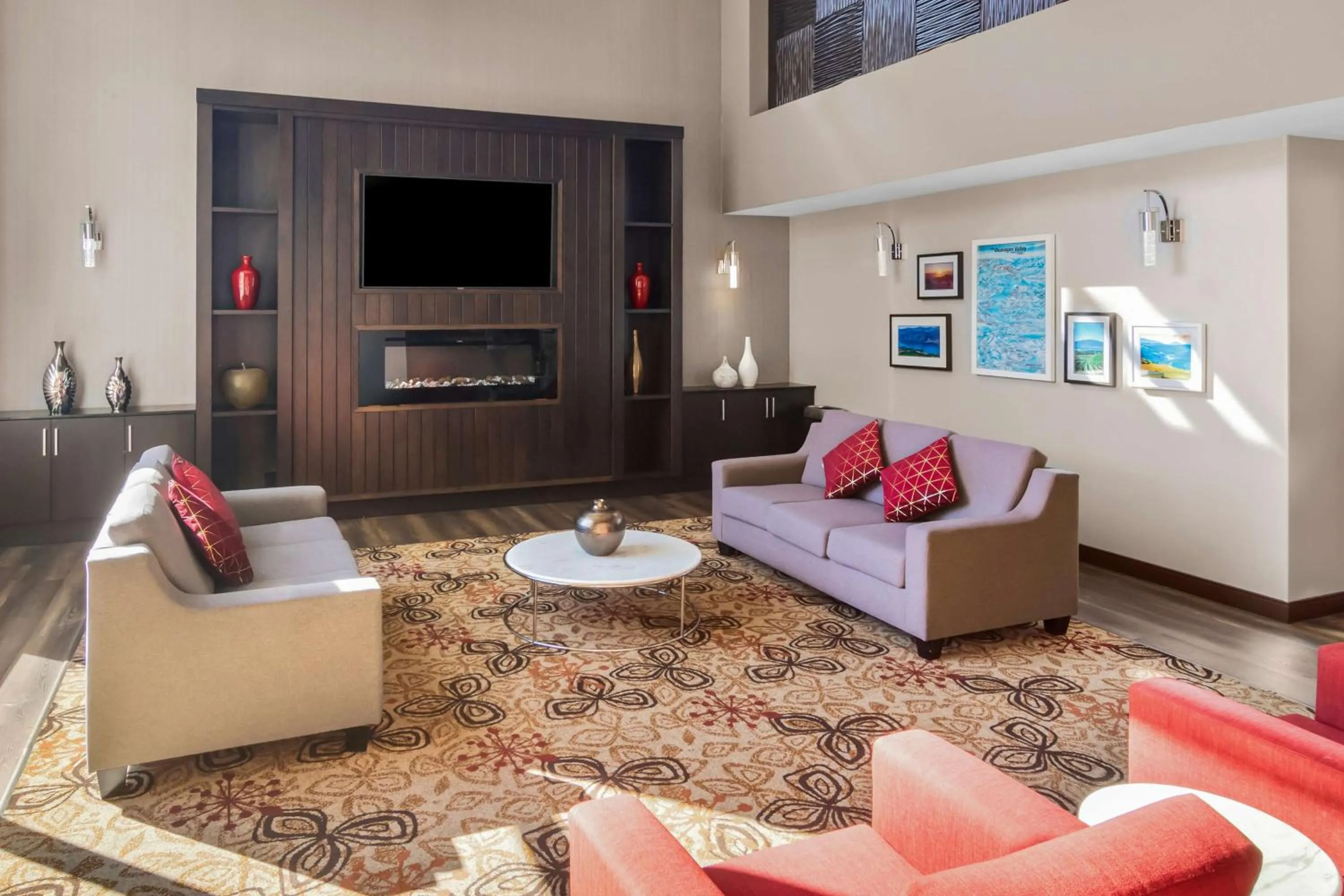 Lobby or reception in Best Western Plus Osoyoos Hotel & Suites