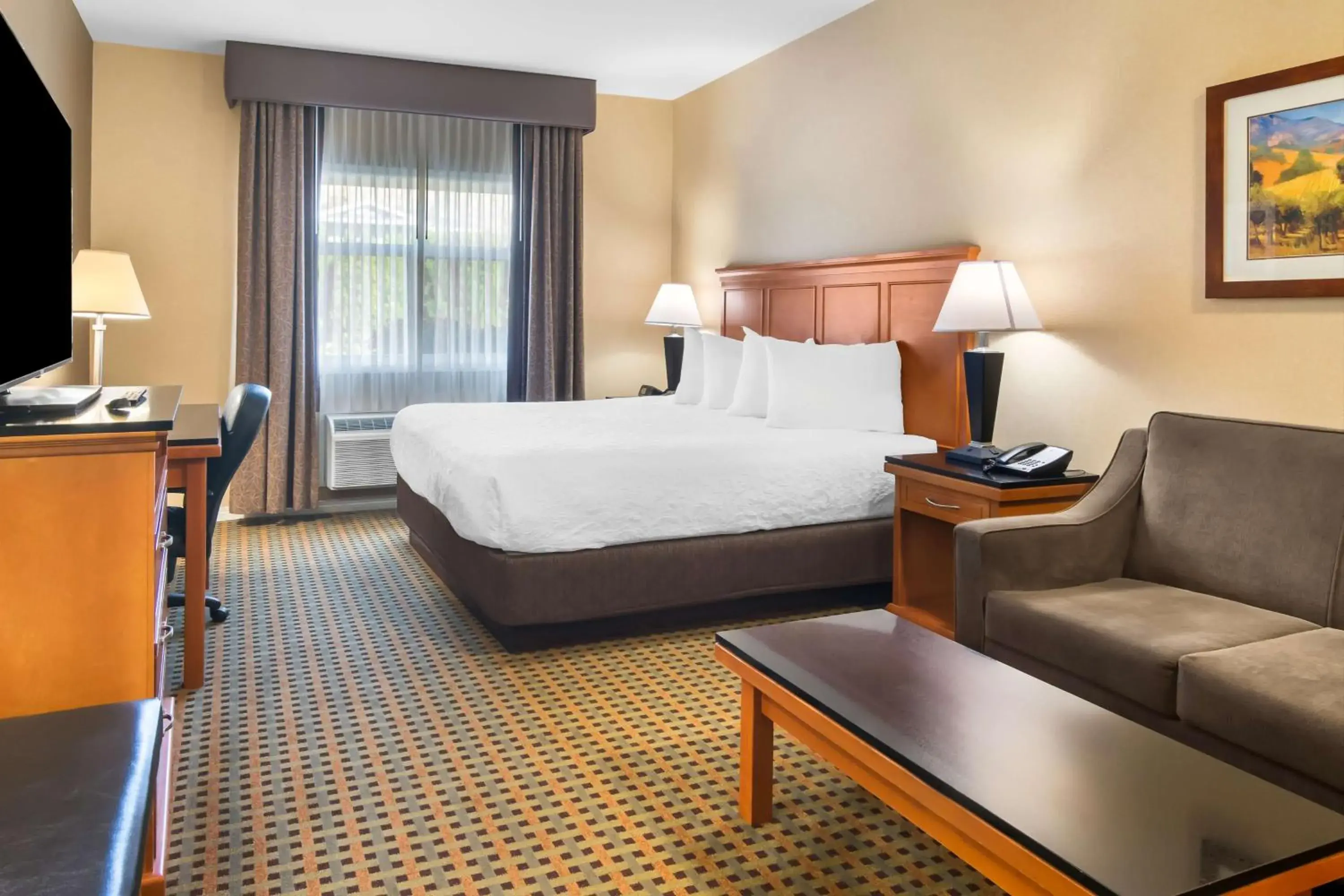 Queen Room with Sofa Bed - Mobility Accessible in Best Western Plus Osoyoos Hotel & Suites Queen Room with Sofa Bed - Mobility Accessible in Best Western Plus Osoyoos Hotel & Suites