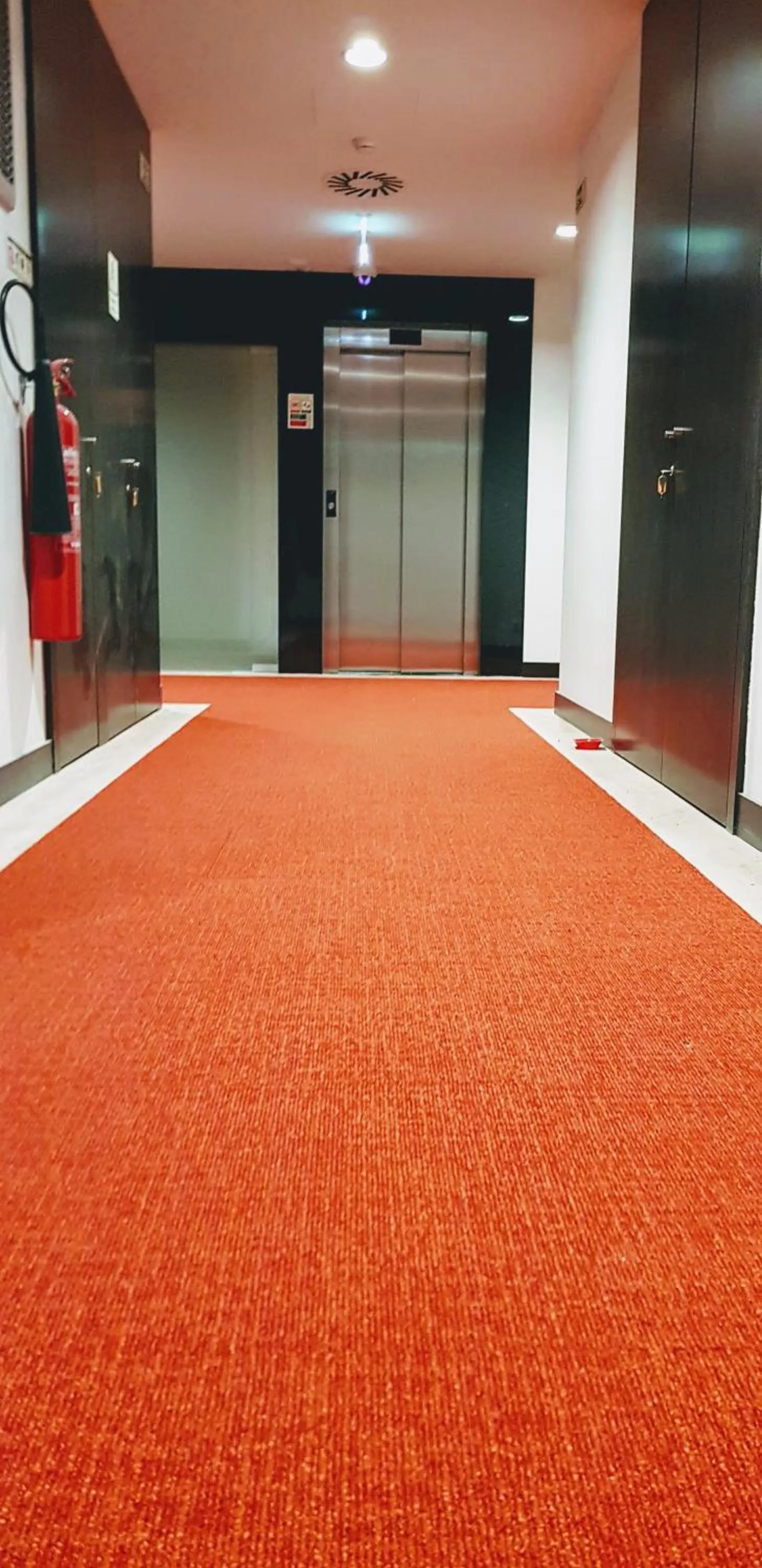 elevator in Porto City Hotel