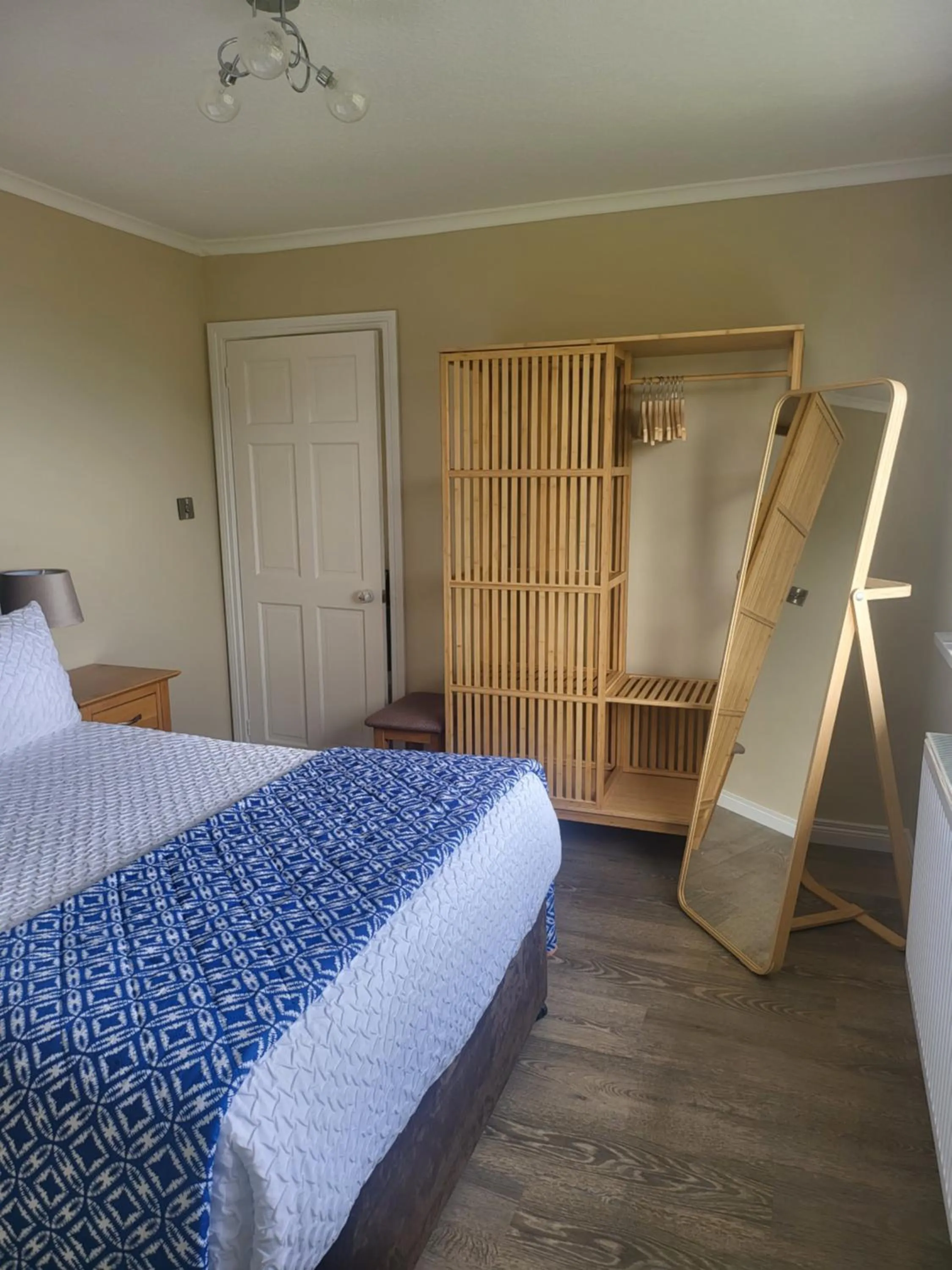 Bedroom, Bed in Royal Court Hotel