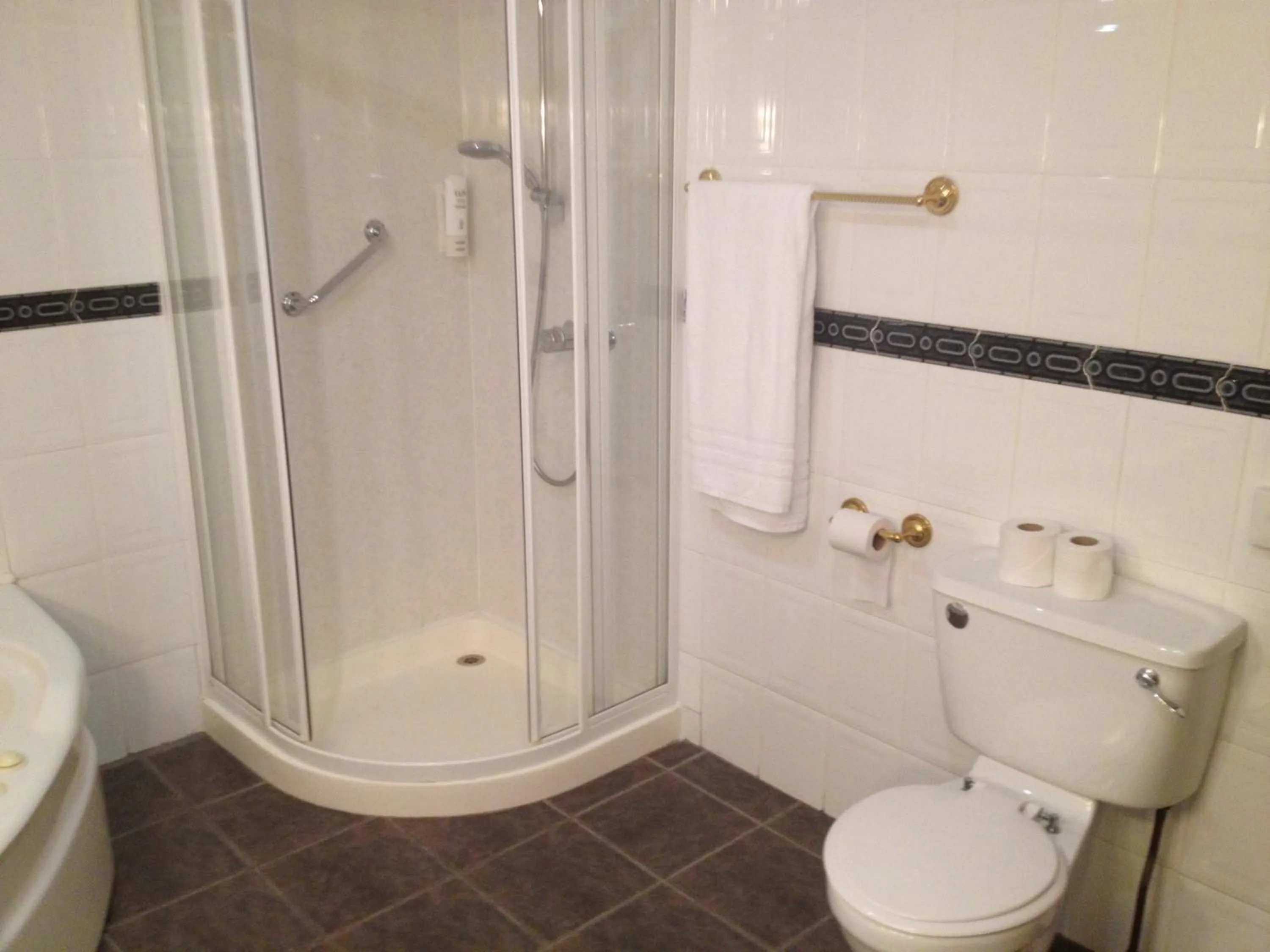 Shower in Royal Court Hotel