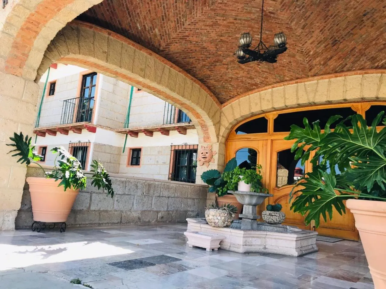 Facade/entrance in Hotel La Mansión