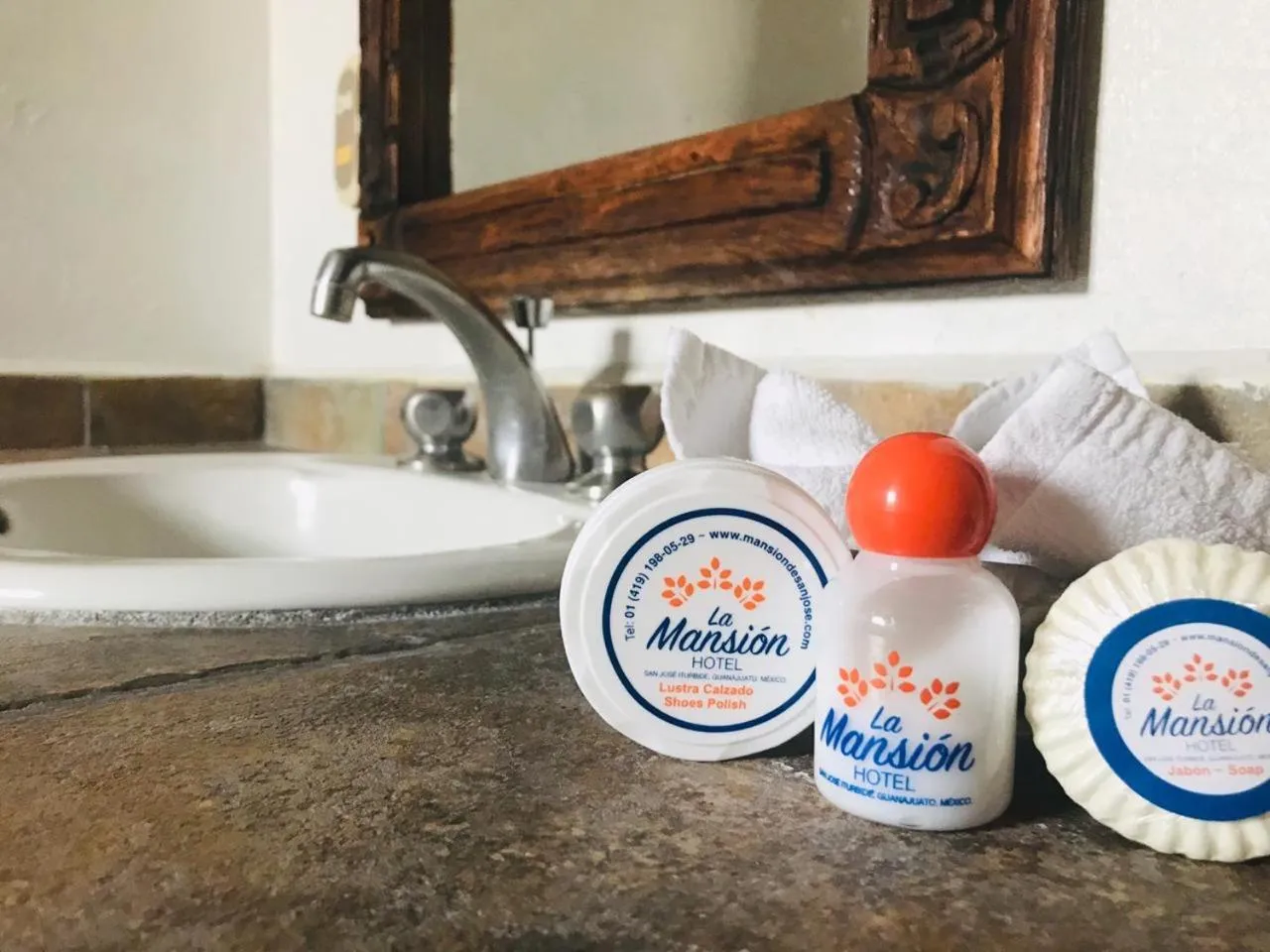 Bathroom in Hotel La Mansión