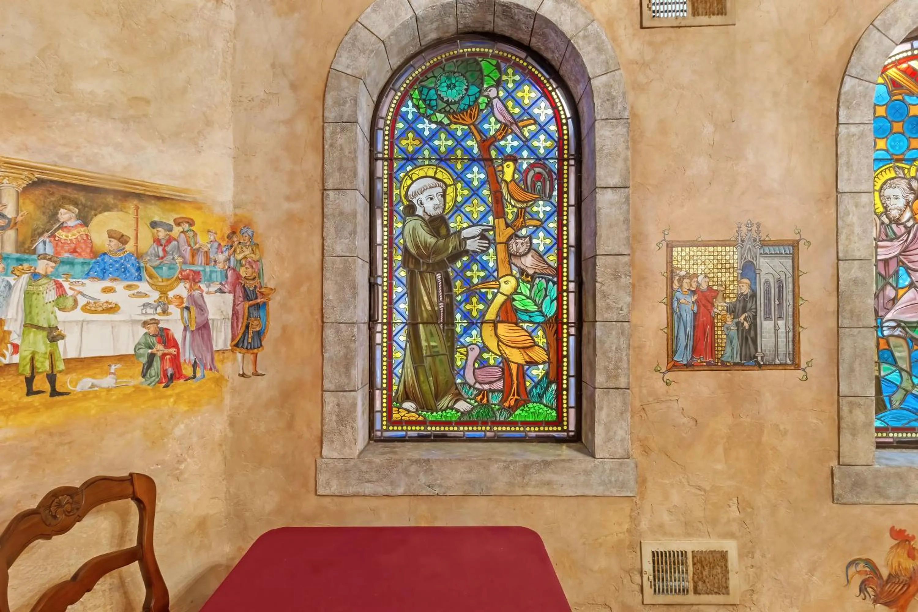 Decorative detail in Cornell Hotel de France