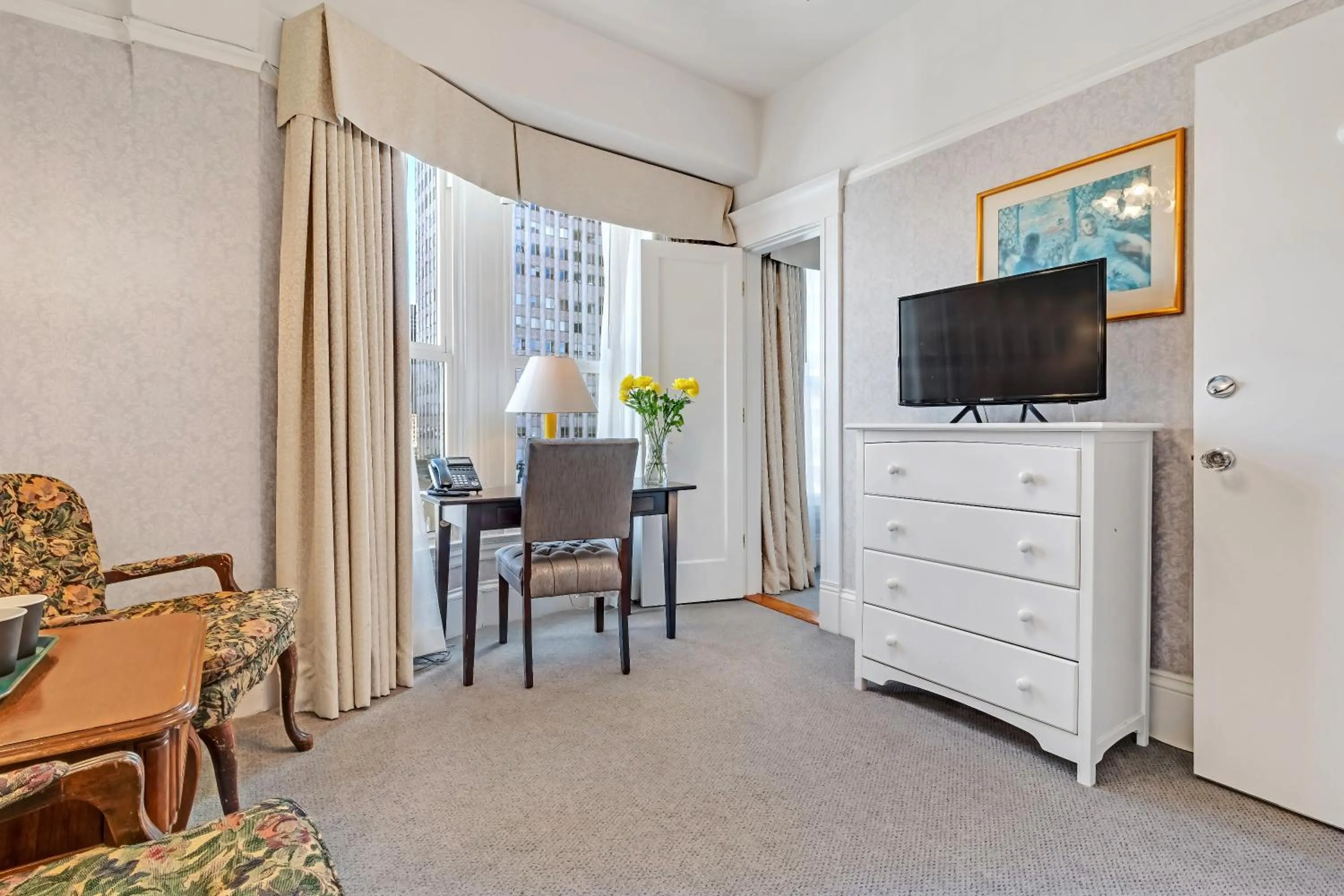 Living room in Cornell Hotel de France