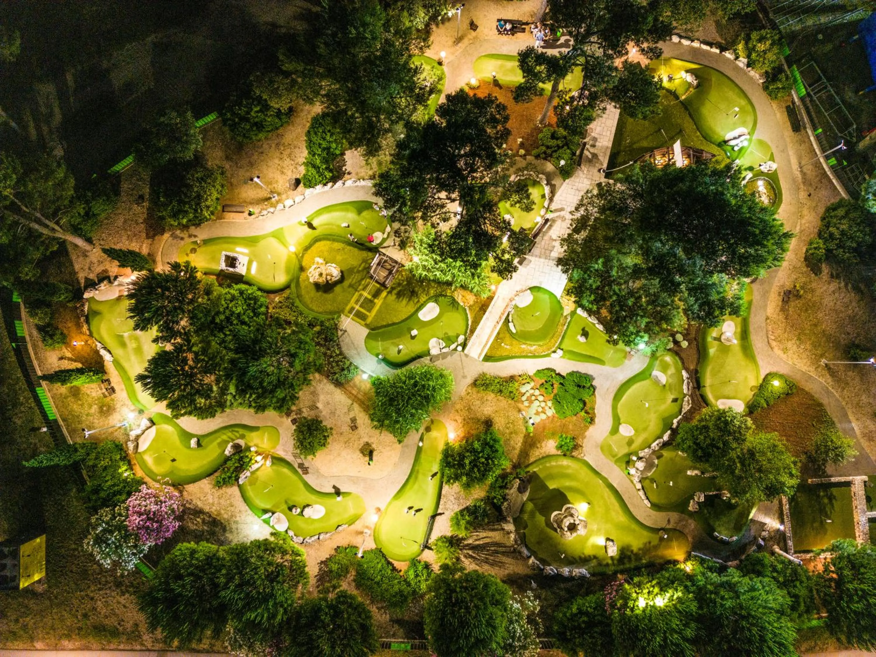 Minigolf in Zaton Holiday Resort Camping Homes