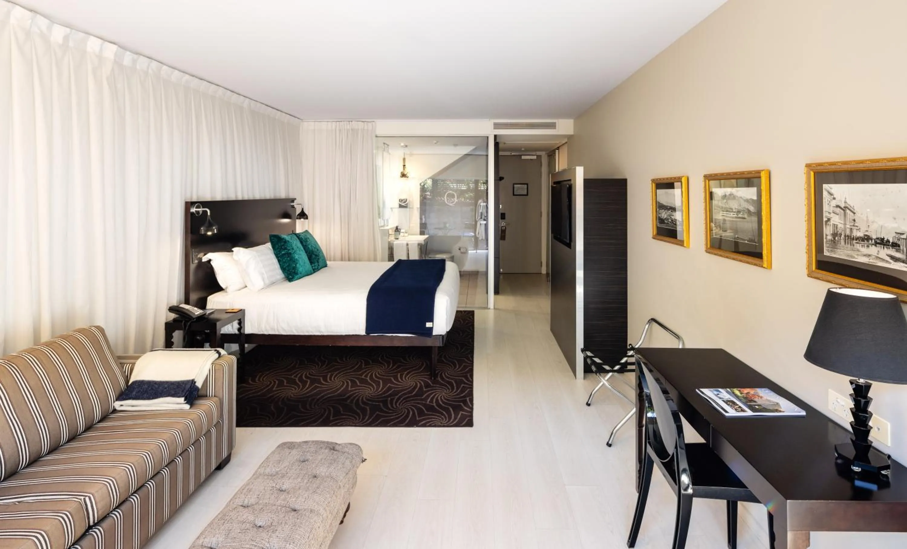 Bedroom, Bed in Queenstown Park Boutique Hotel