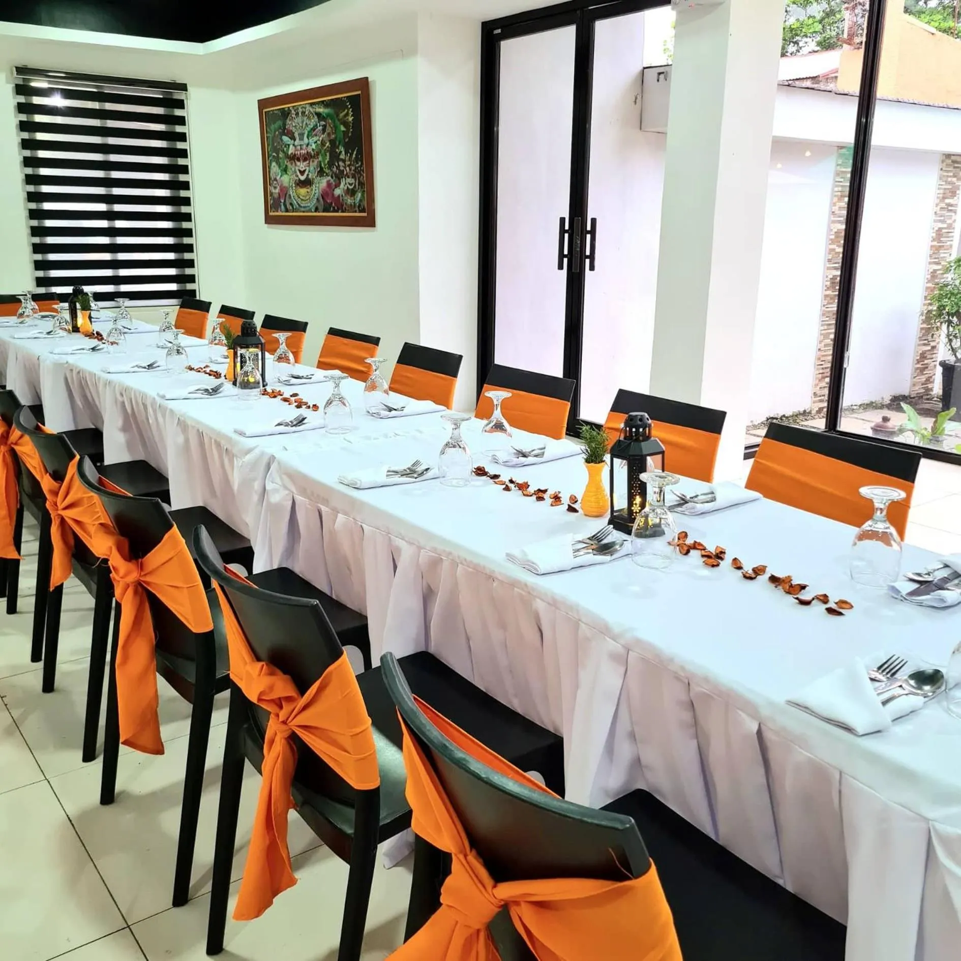 Restaurant/places to eat in North Tourist Inn