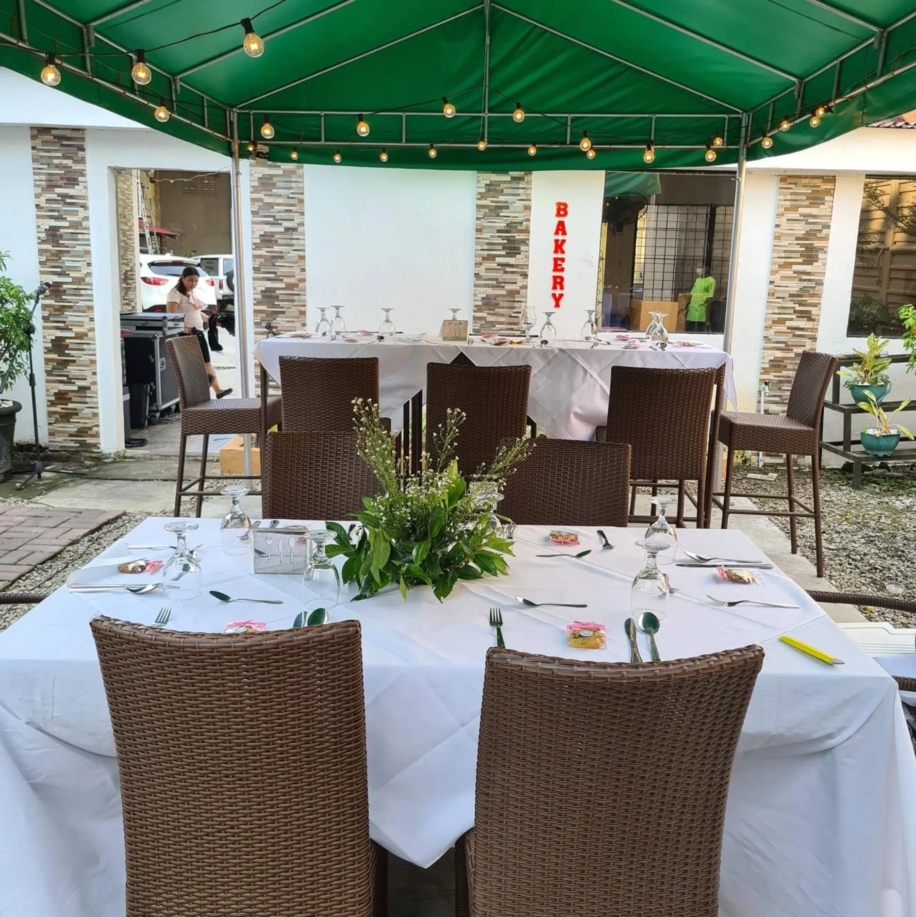 Restaurant/places to eat in North Tourist Inn