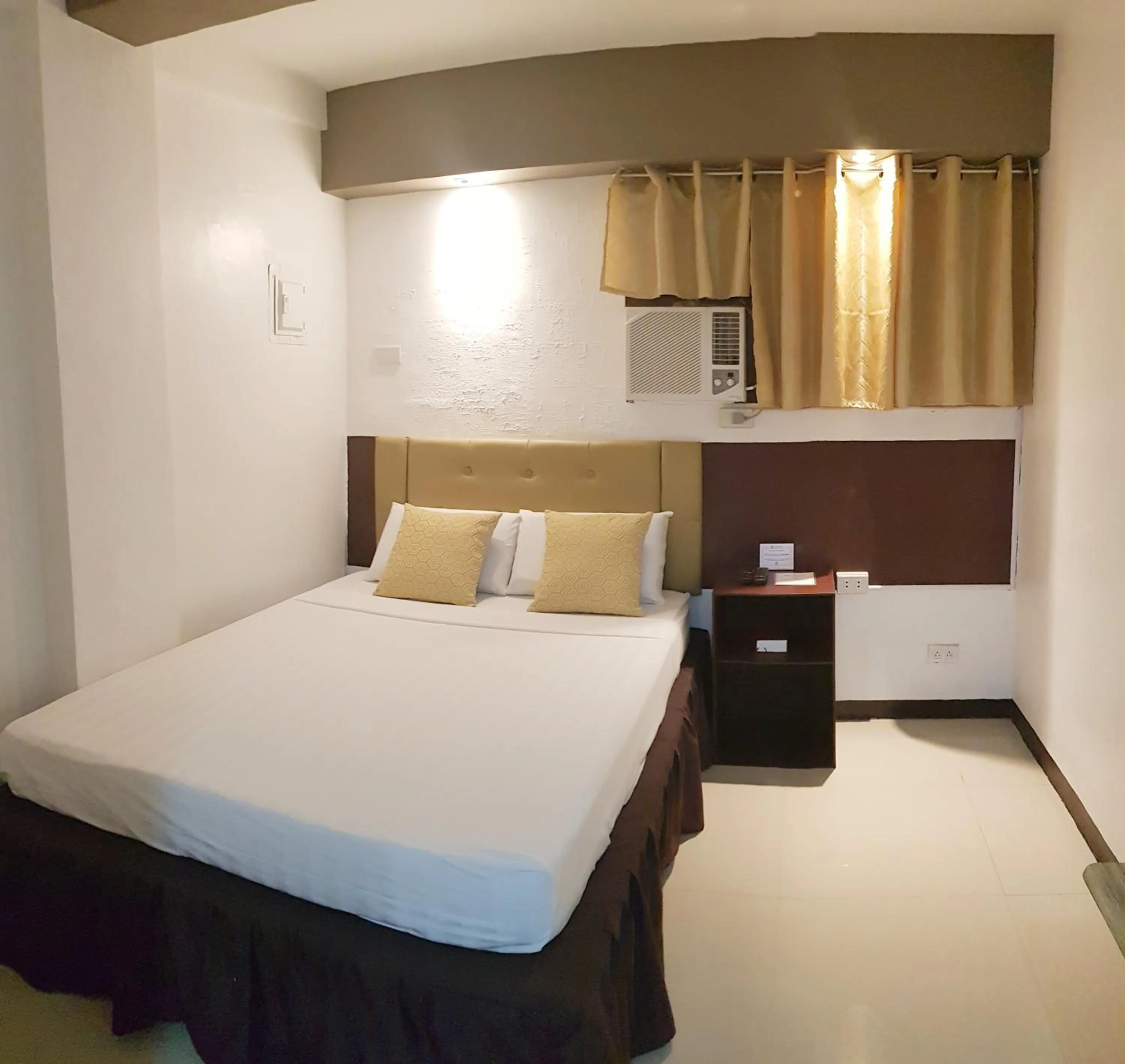 Bed in North Tourist Inn