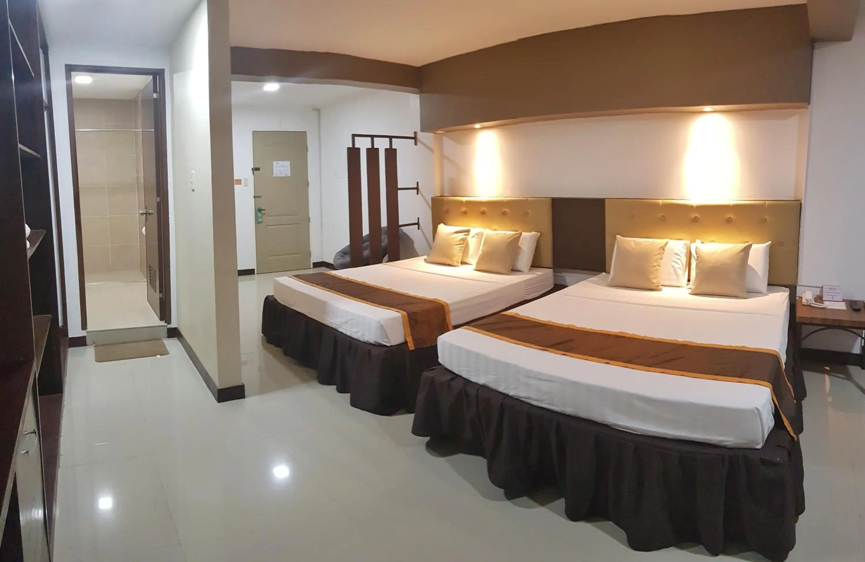 Bed in North Tourist Inn