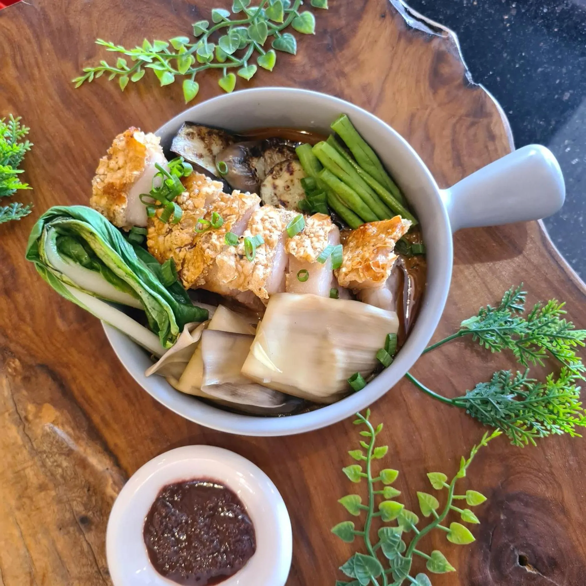 Restaurant/places to eat in North Tourist Inn