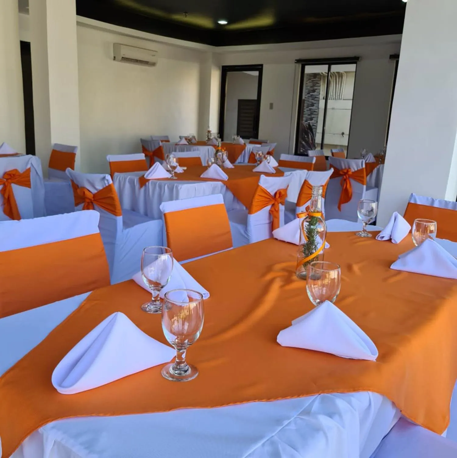 Restaurant/places to eat in North Tourist Inn