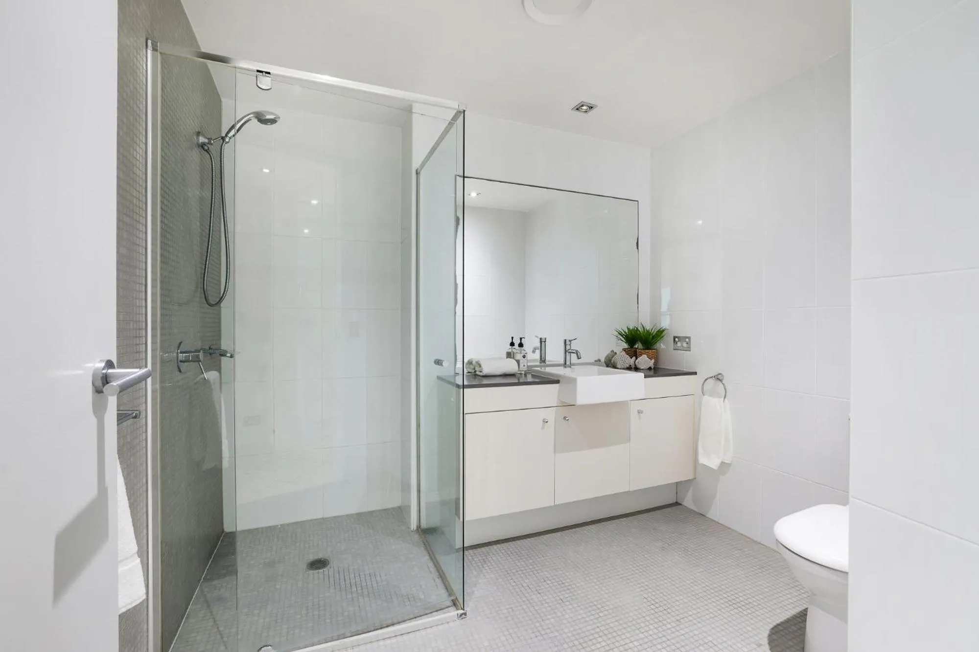 Shower in C Bargara Resort